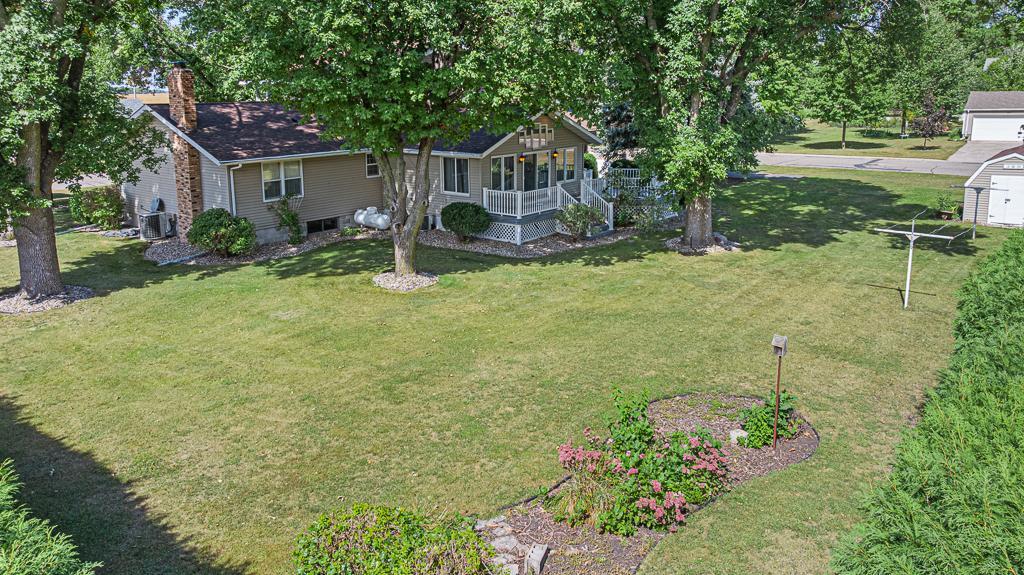 301 Birch Street Property Photo 98
