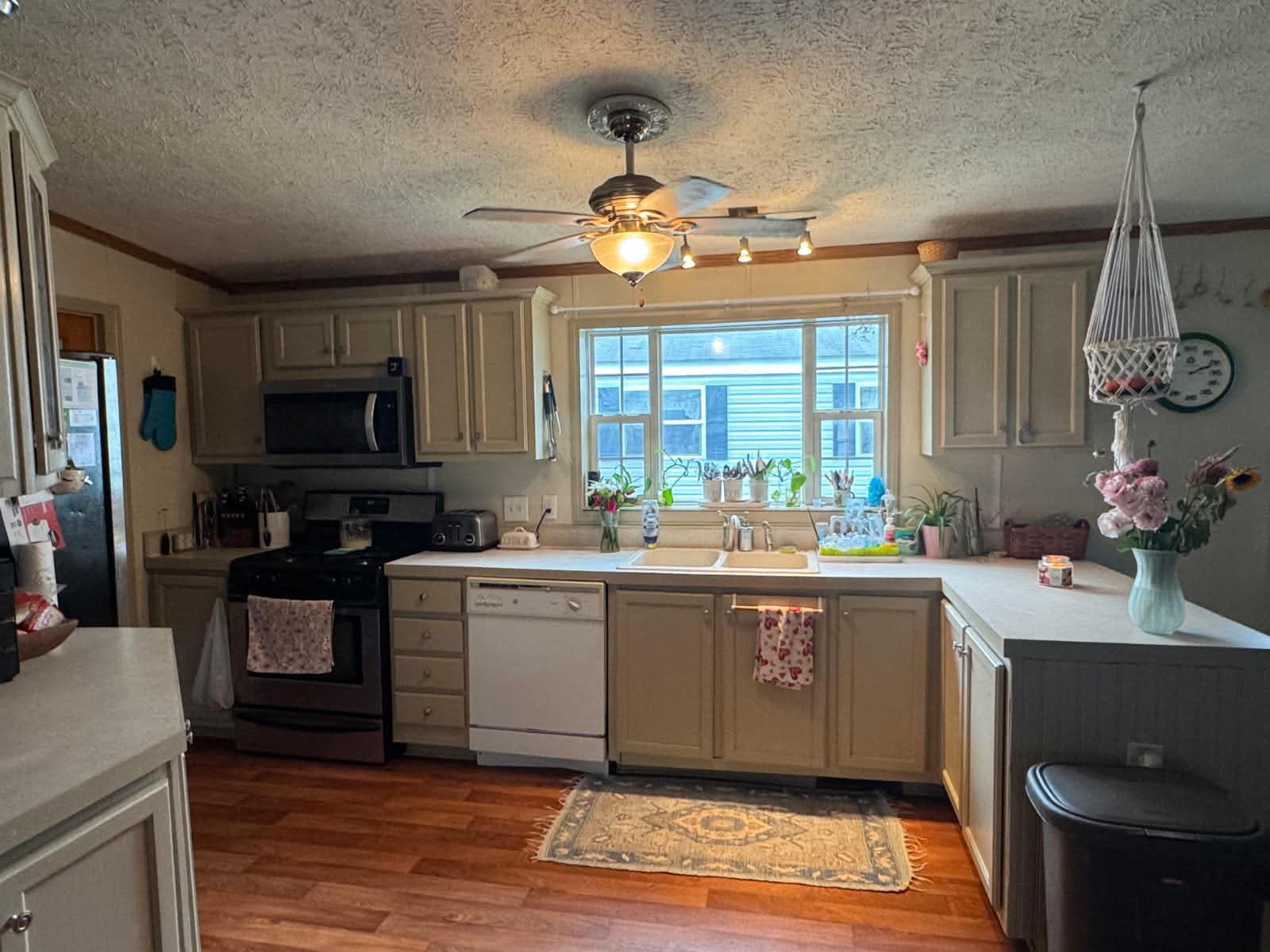 1621 Park Street Property Photo 2