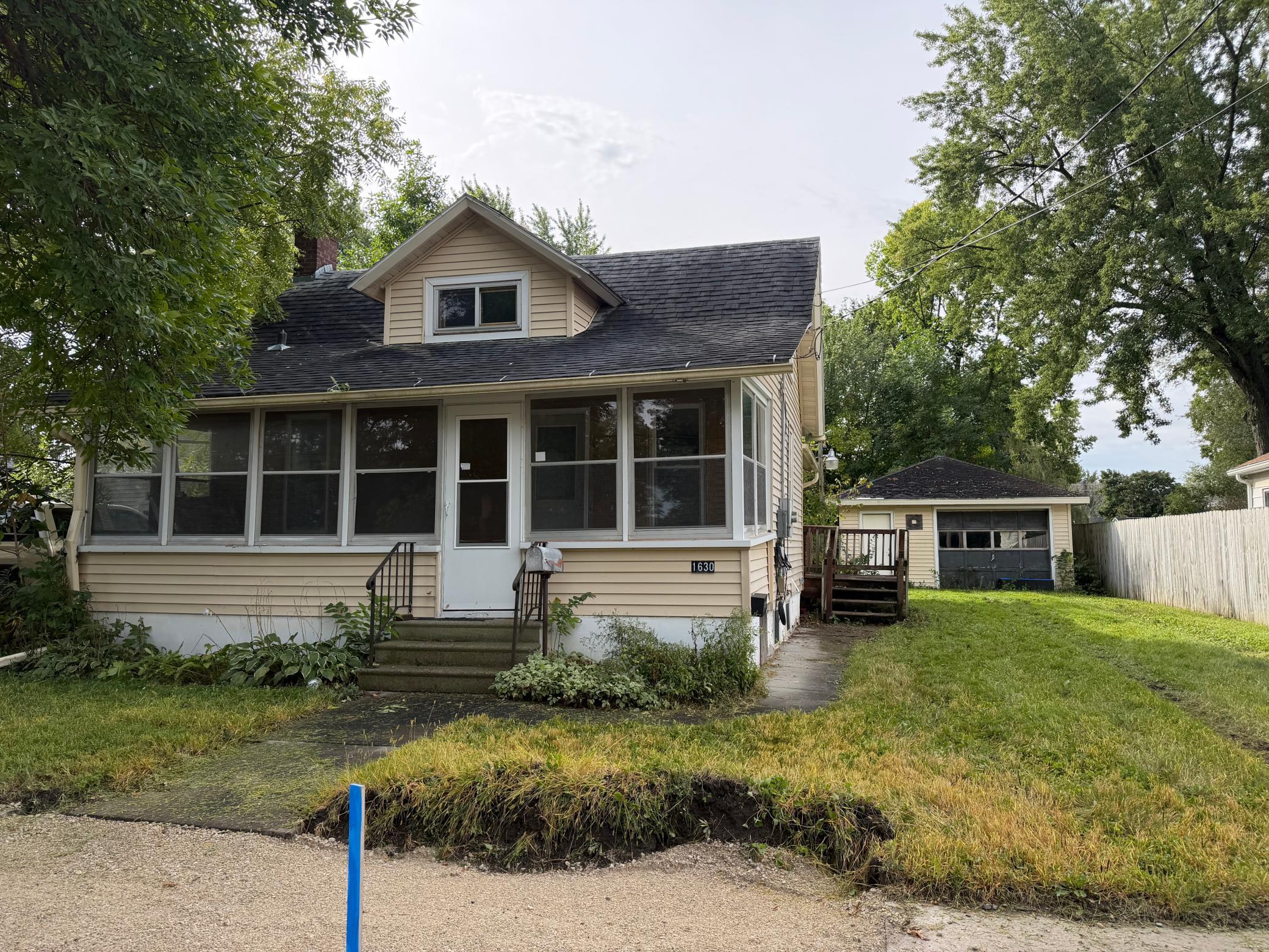 1630 2nd Street Se Property Photo 1