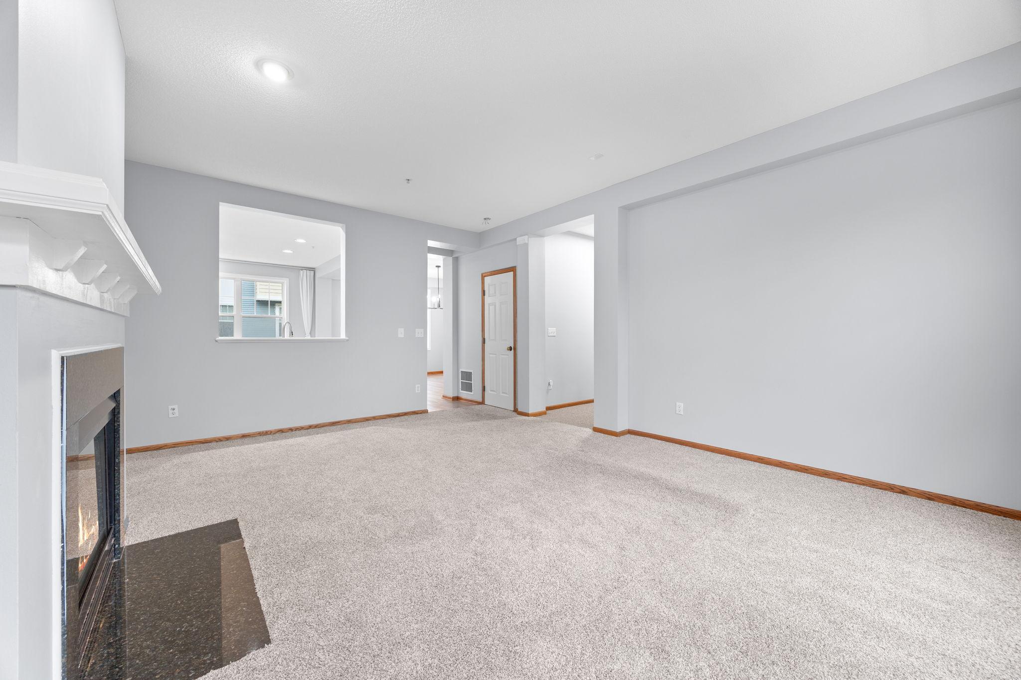 1686 Village Trail E 2 Property Photo 12