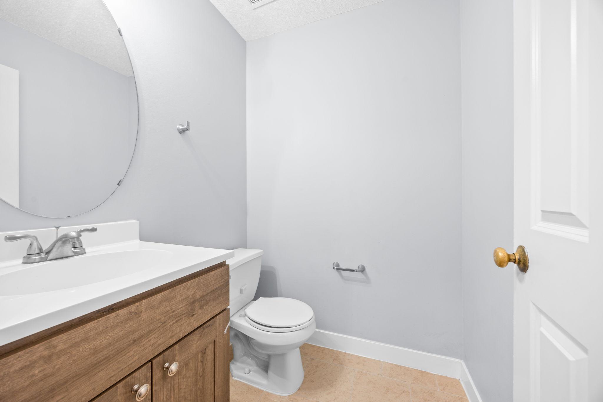 1686 Village Trail E 2 Property Photo 13