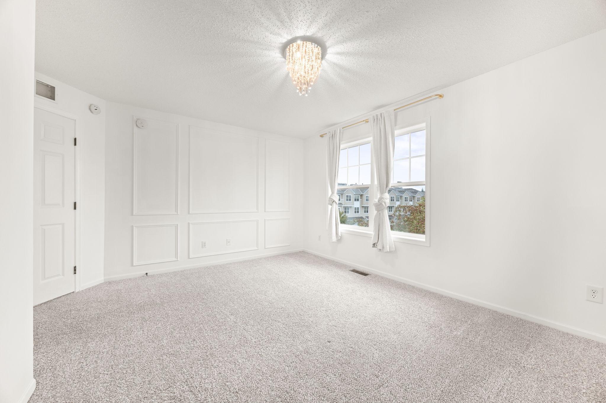 1686 Village Trail E 2 Property Photo 15