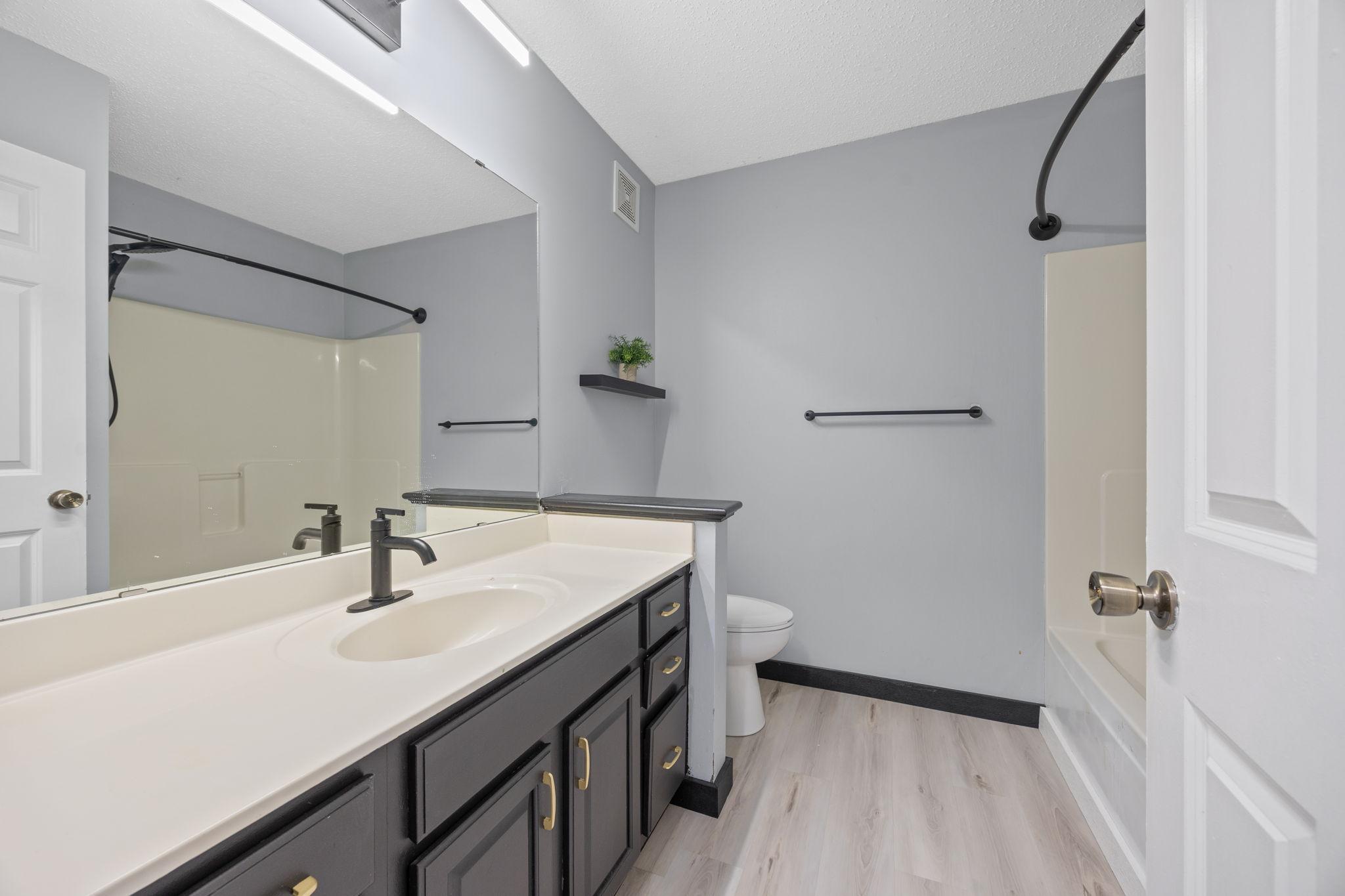1686 Village Trail E 2 Property Photo 19