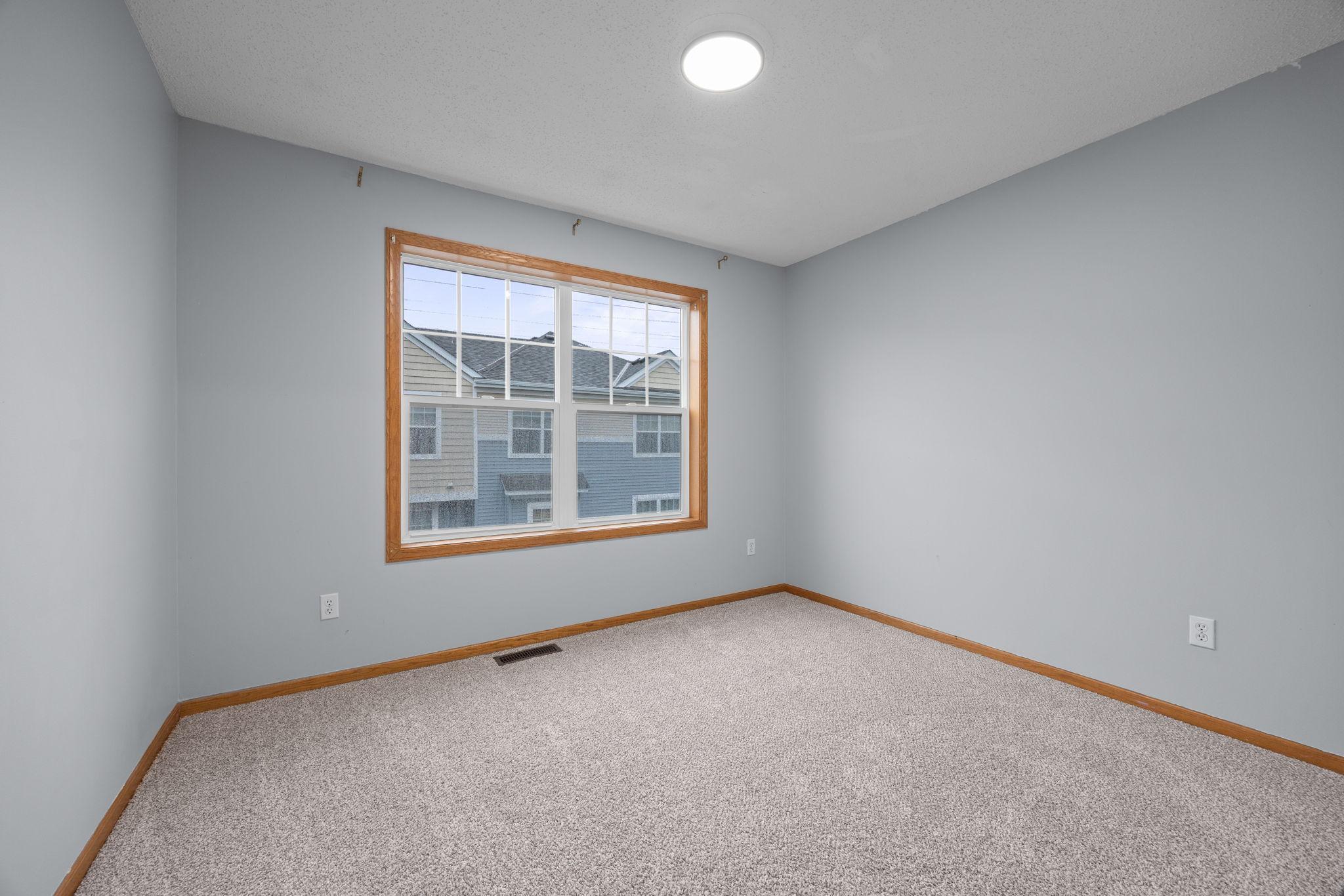 1686 Village Trail E 2 Property Photo 20