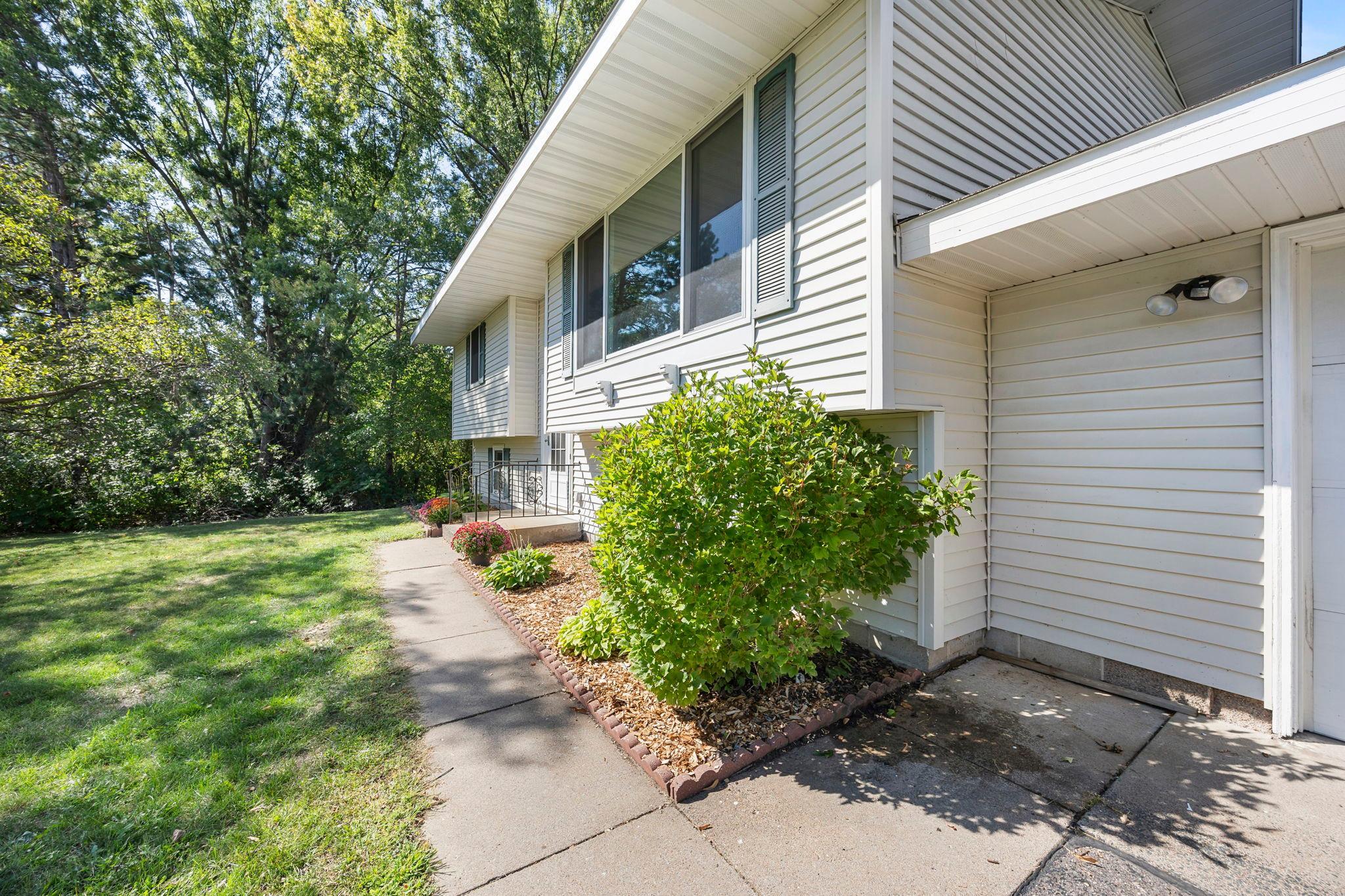26496 Forli Avenue Property Photo 3