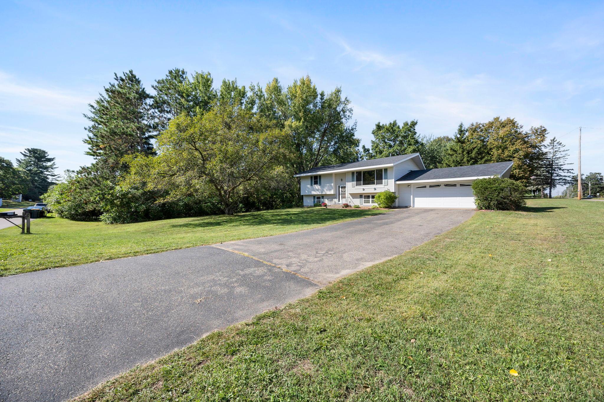 26496 Forli Avenue Property Photo 5