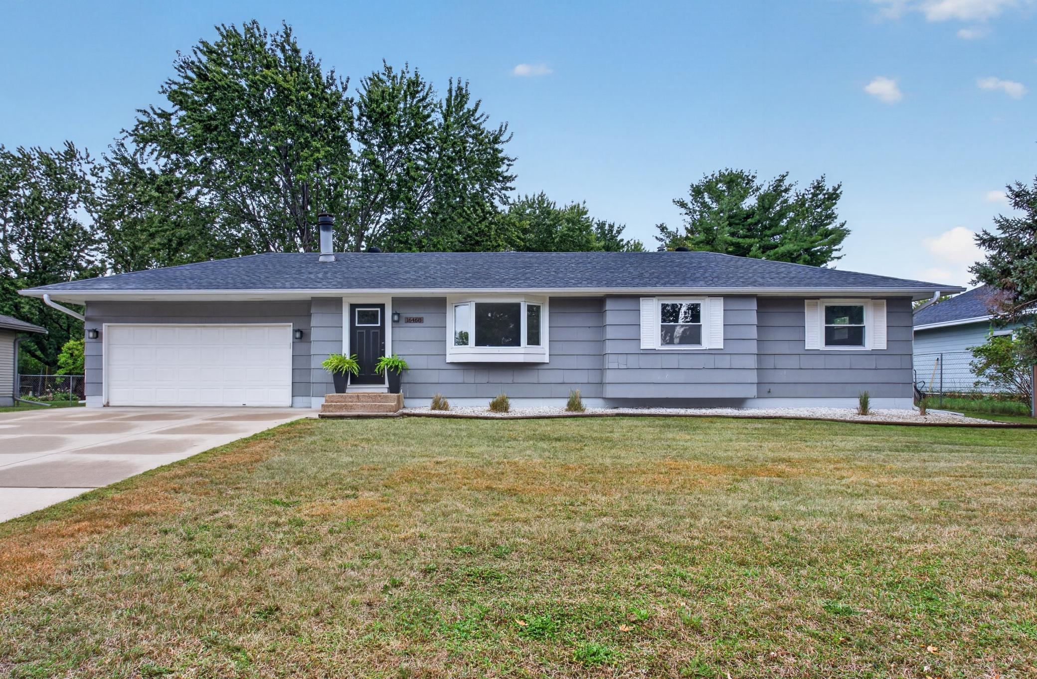 16468 Fishing Avenue W Property Photo 1
