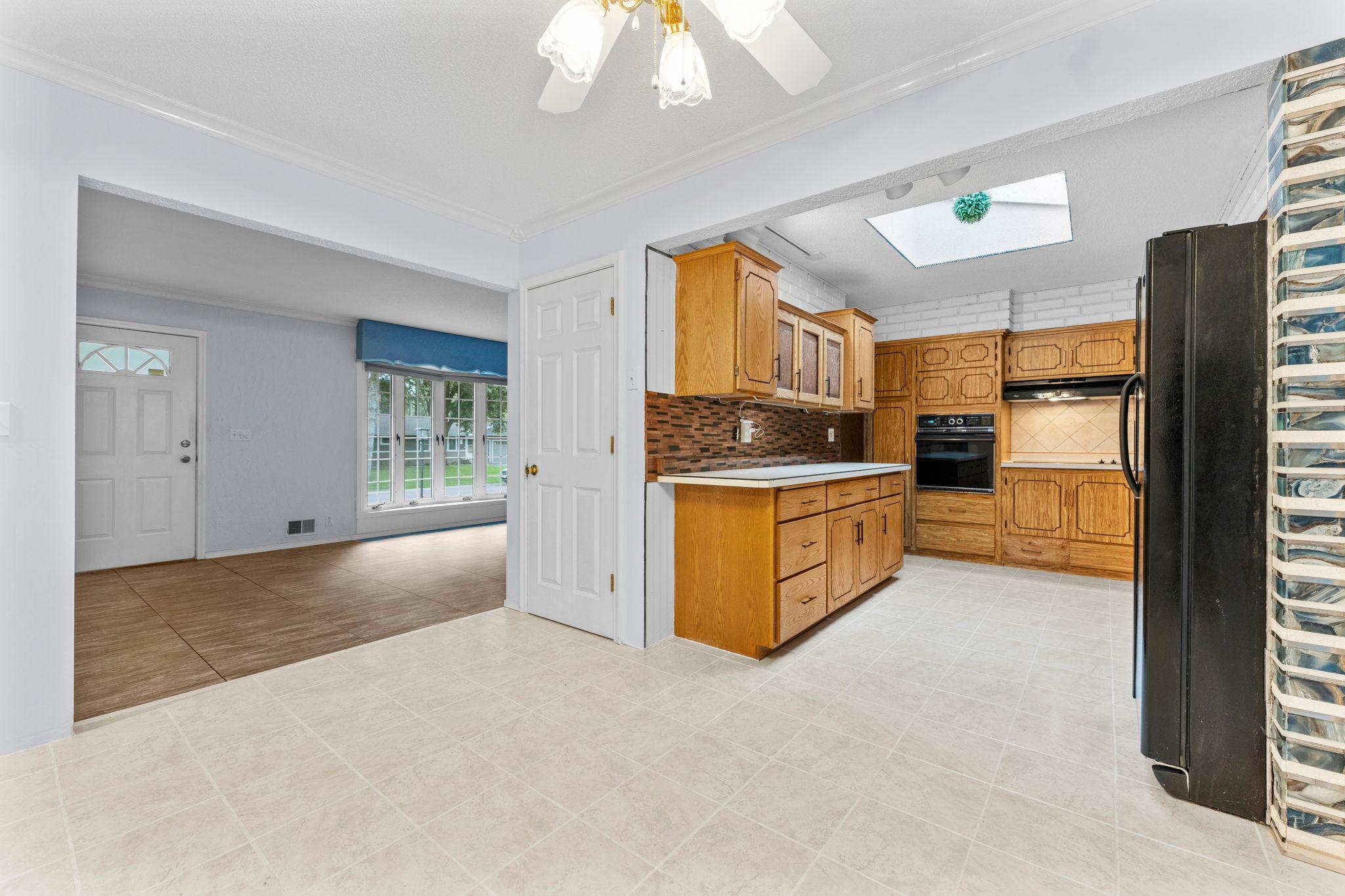 3907 Lakewood Avenue Property Photo 14