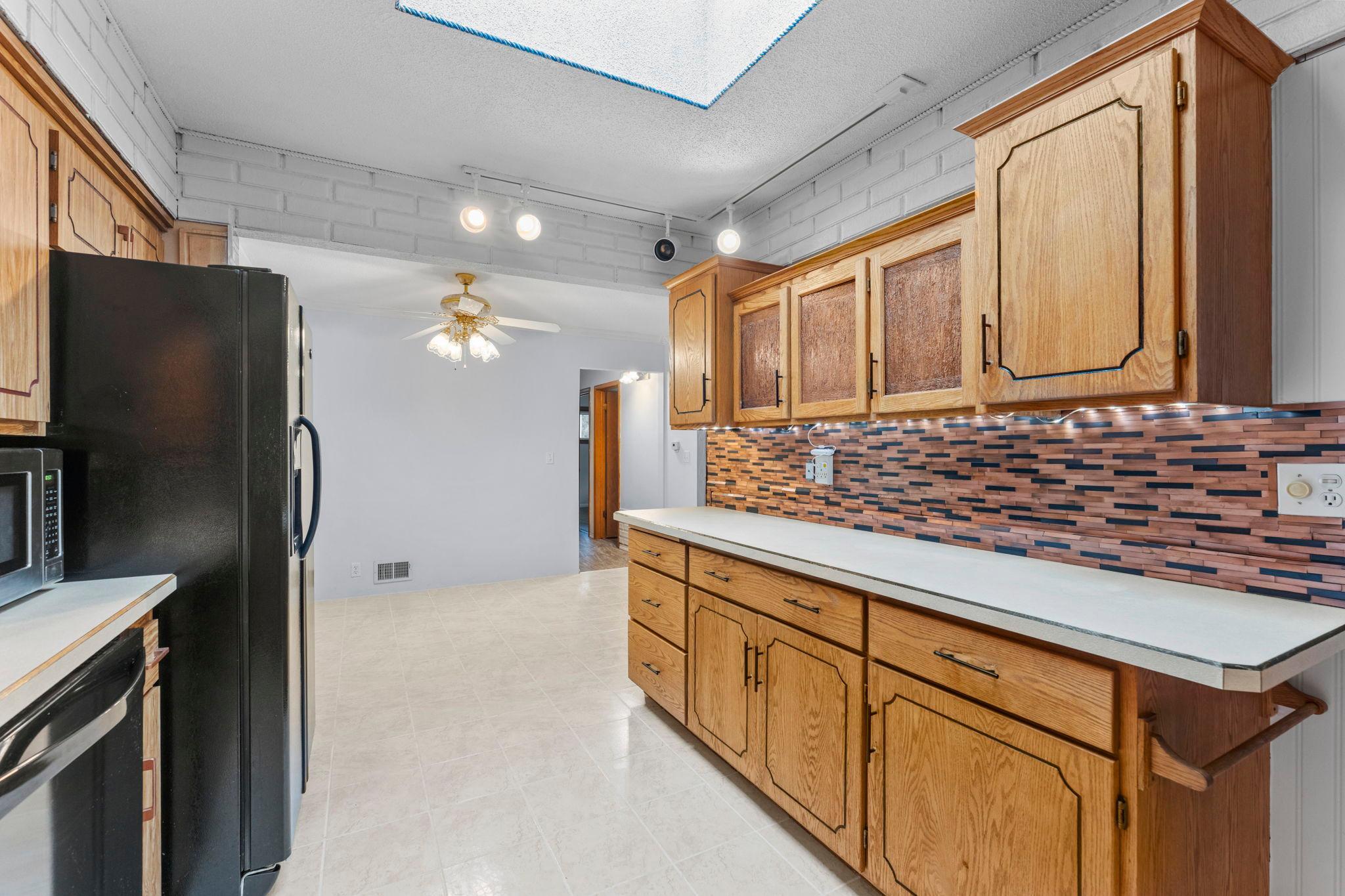 3907 Lakewood Avenue Property Photo 16