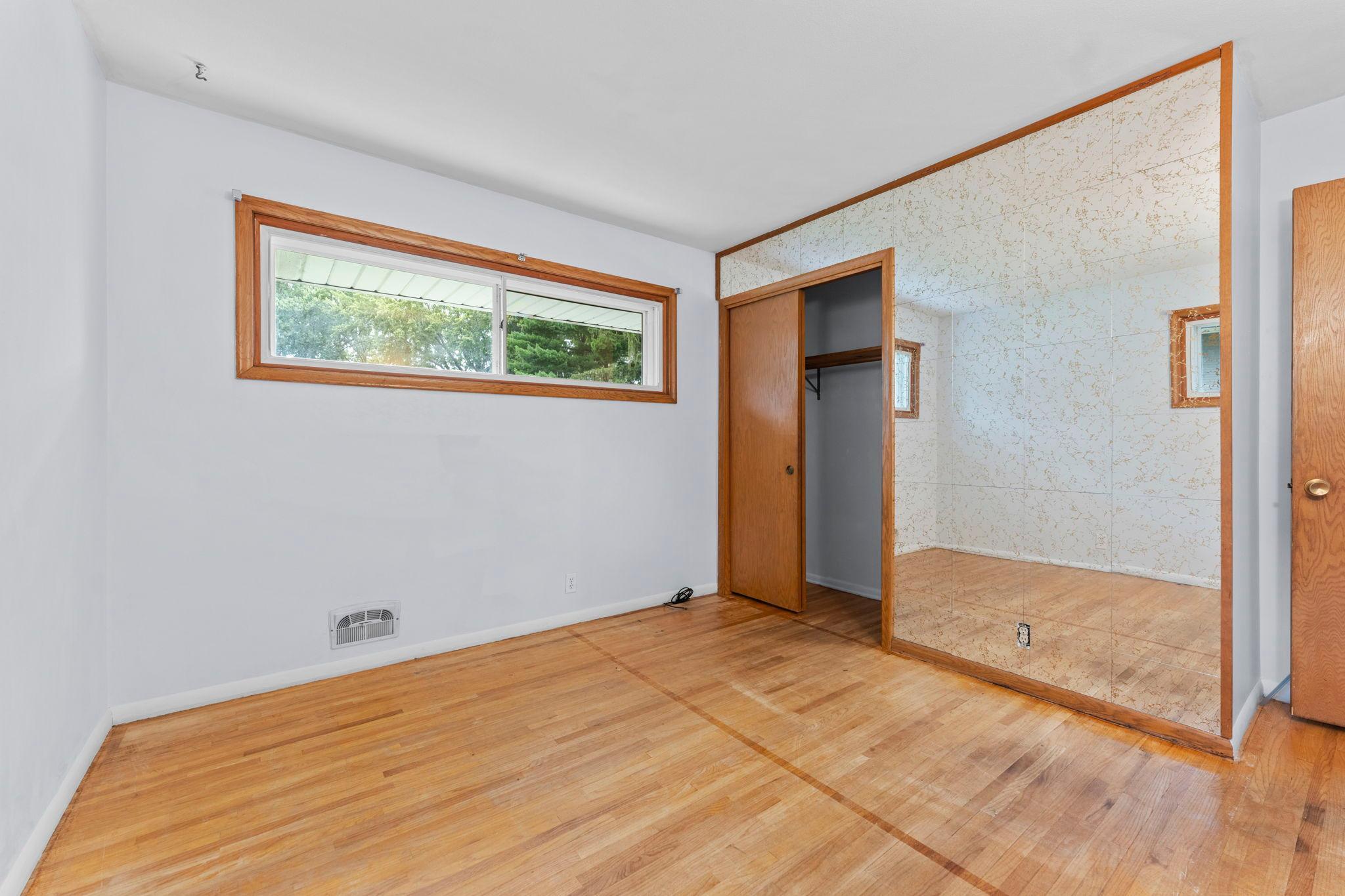 3907 Lakewood Avenue Property Photo 29