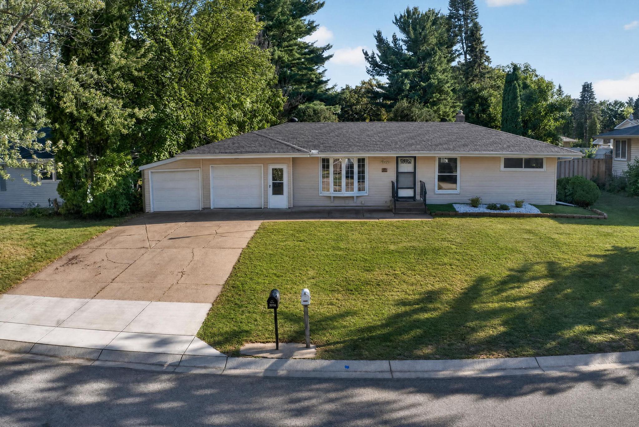 3907 Lakewood Avenue Property Photo 42