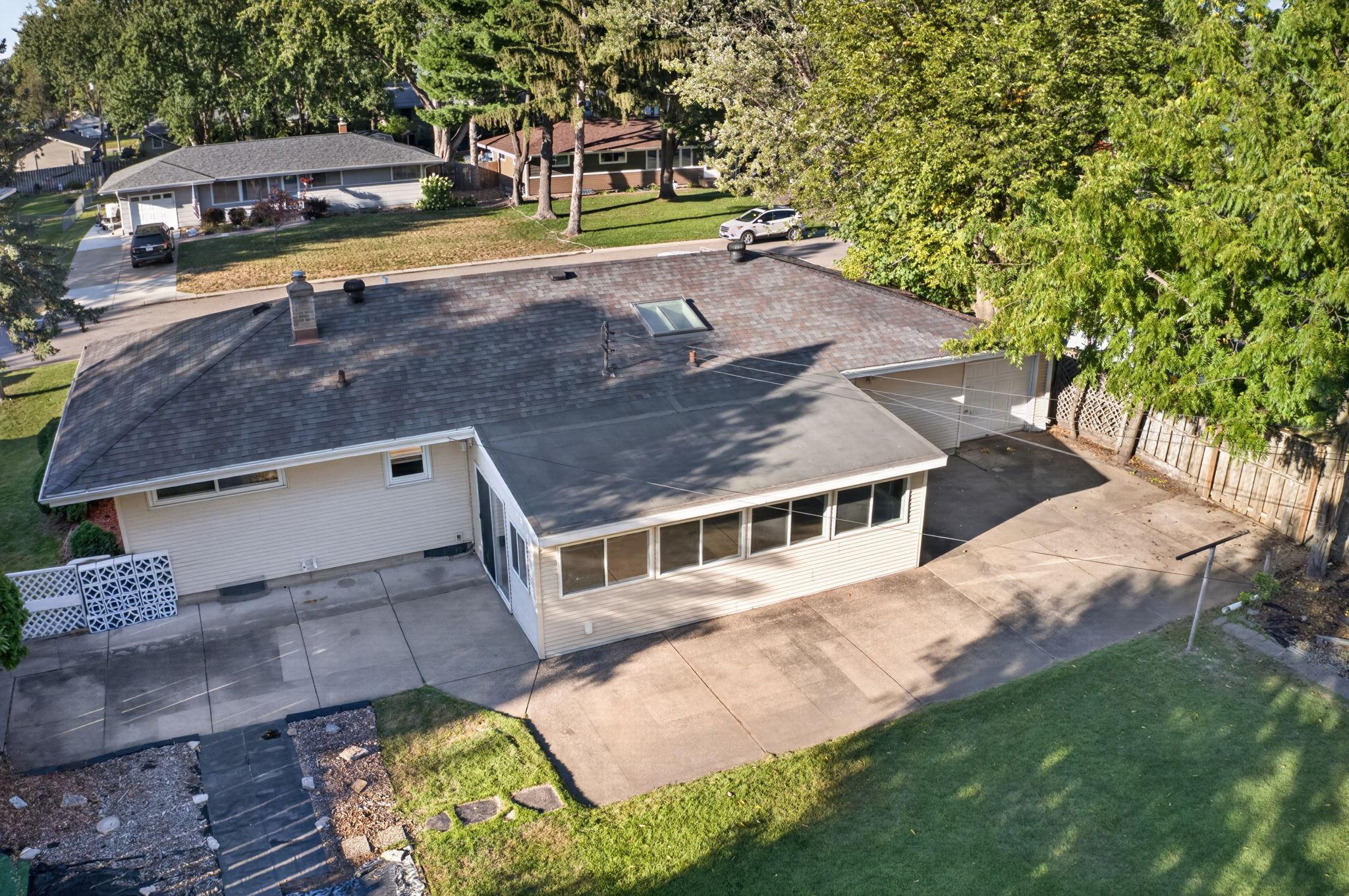 3907 Lakewood Avenue Property Photo 49