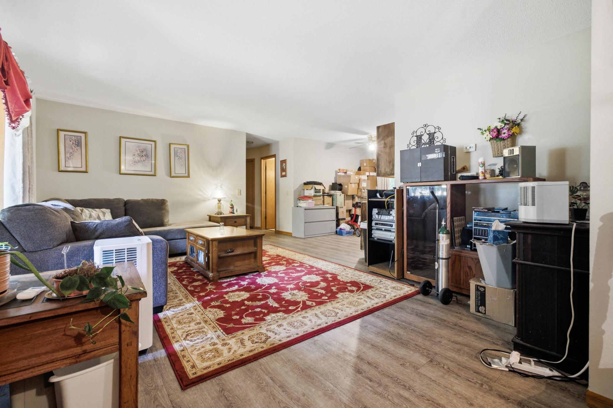 17487 Dewes Road Property Photo 4