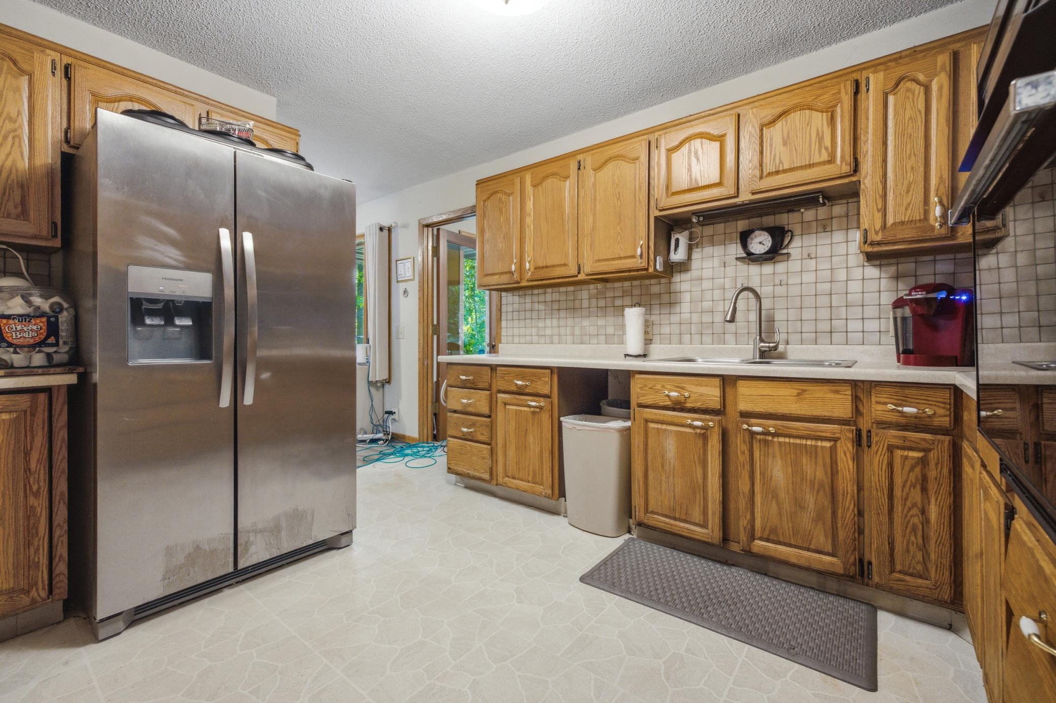 17487 Dewes Road Property Photo 9