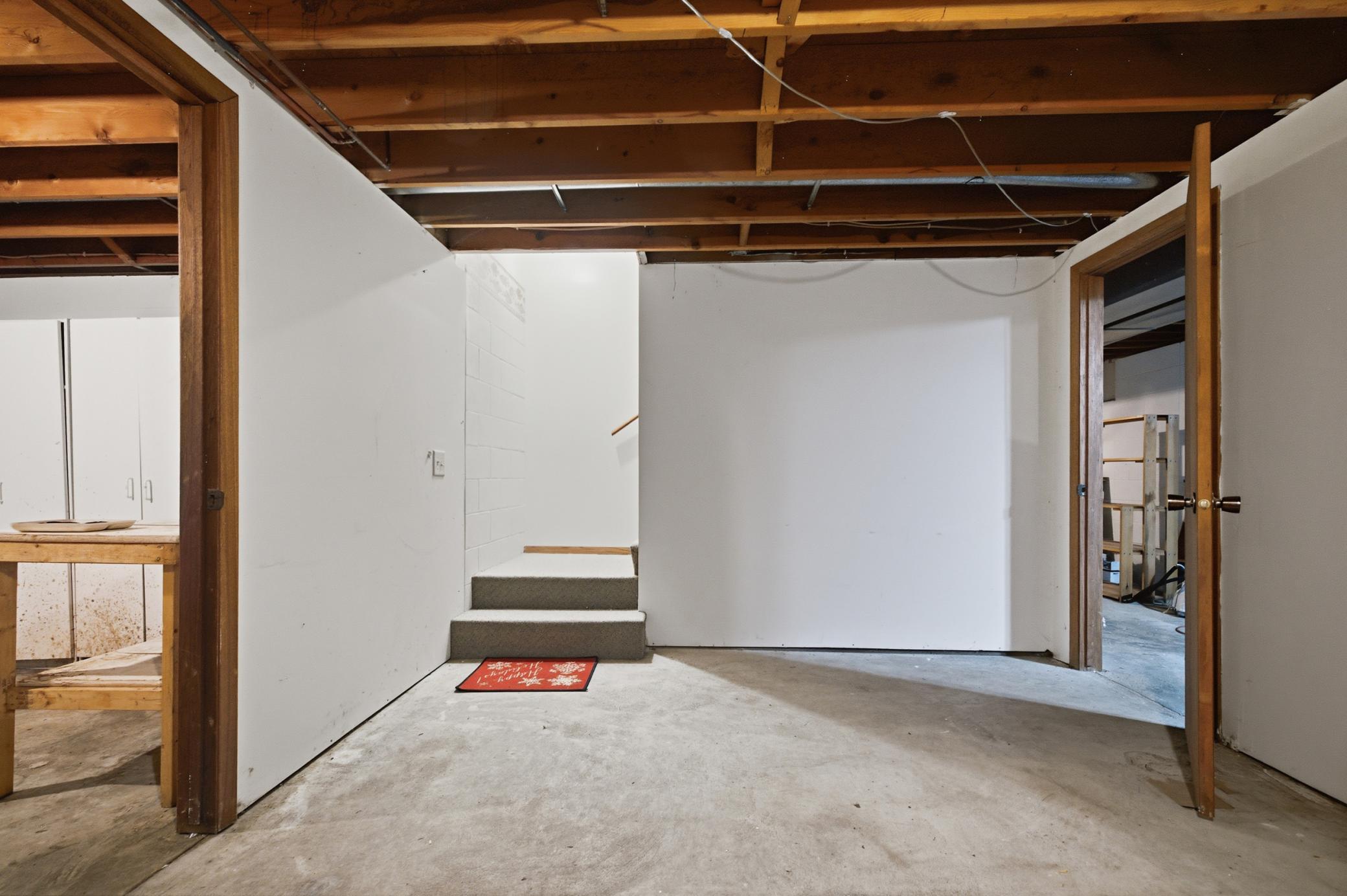 17487 Dewes Road Property Photo 15