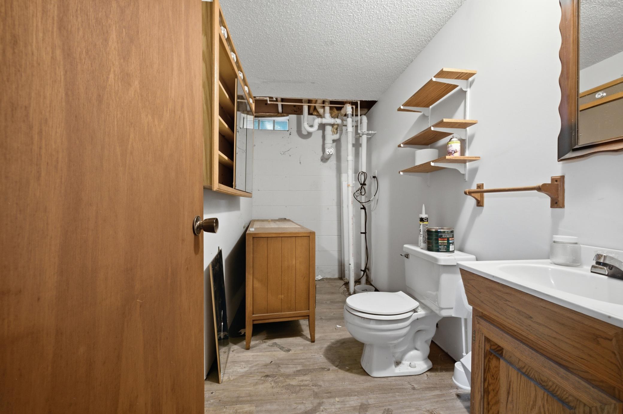 17487 Dewes Road Property Photo 19