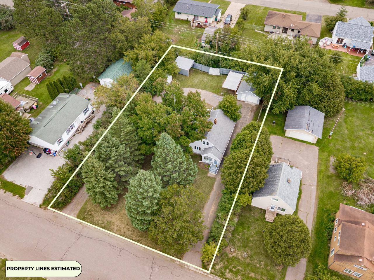 740 Larch Street Property Photo 2