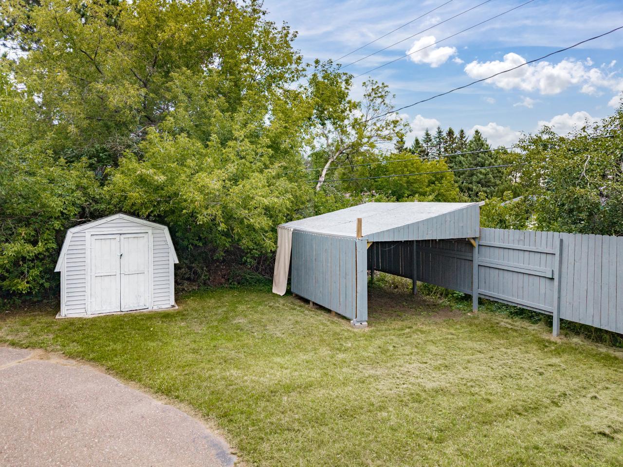 740 Larch Street Property Photo 6