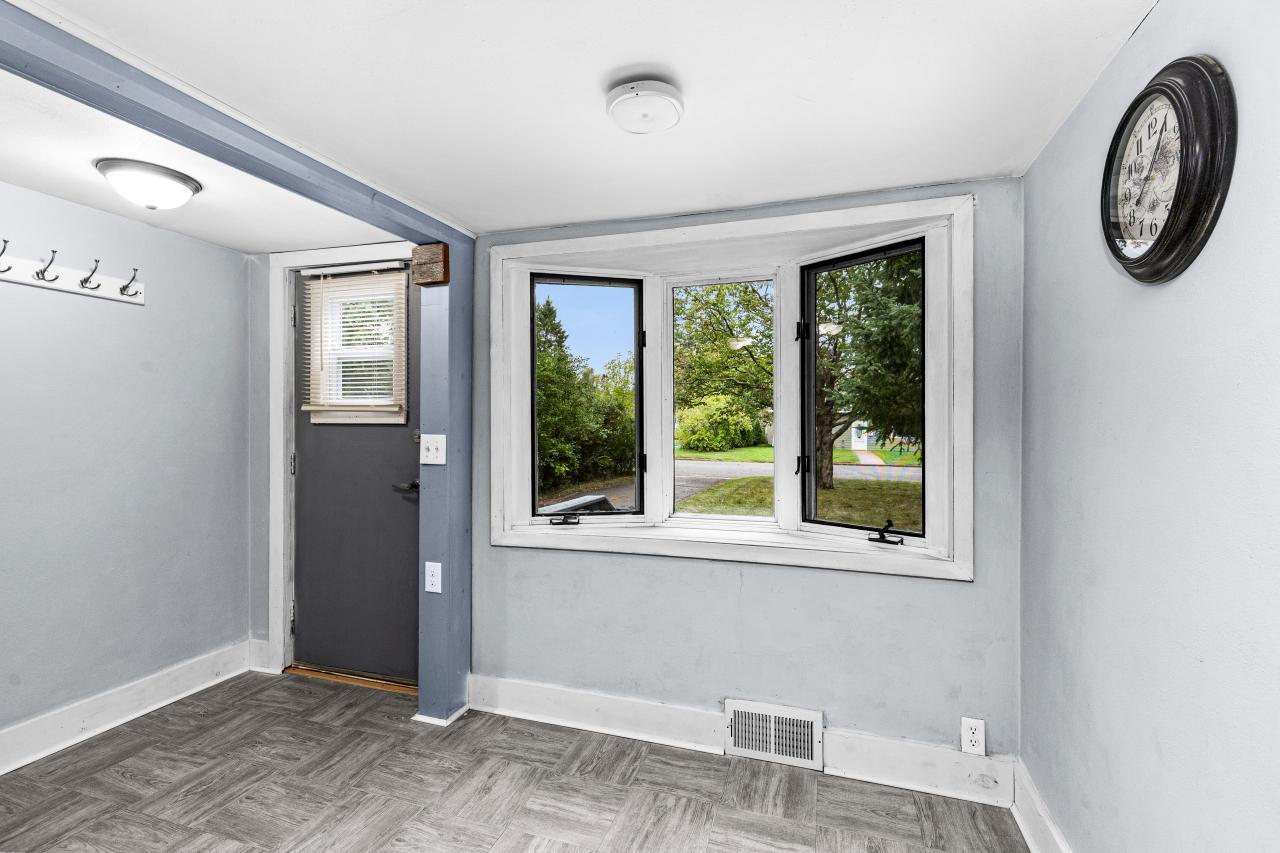 740 Larch Street Property Photo 10