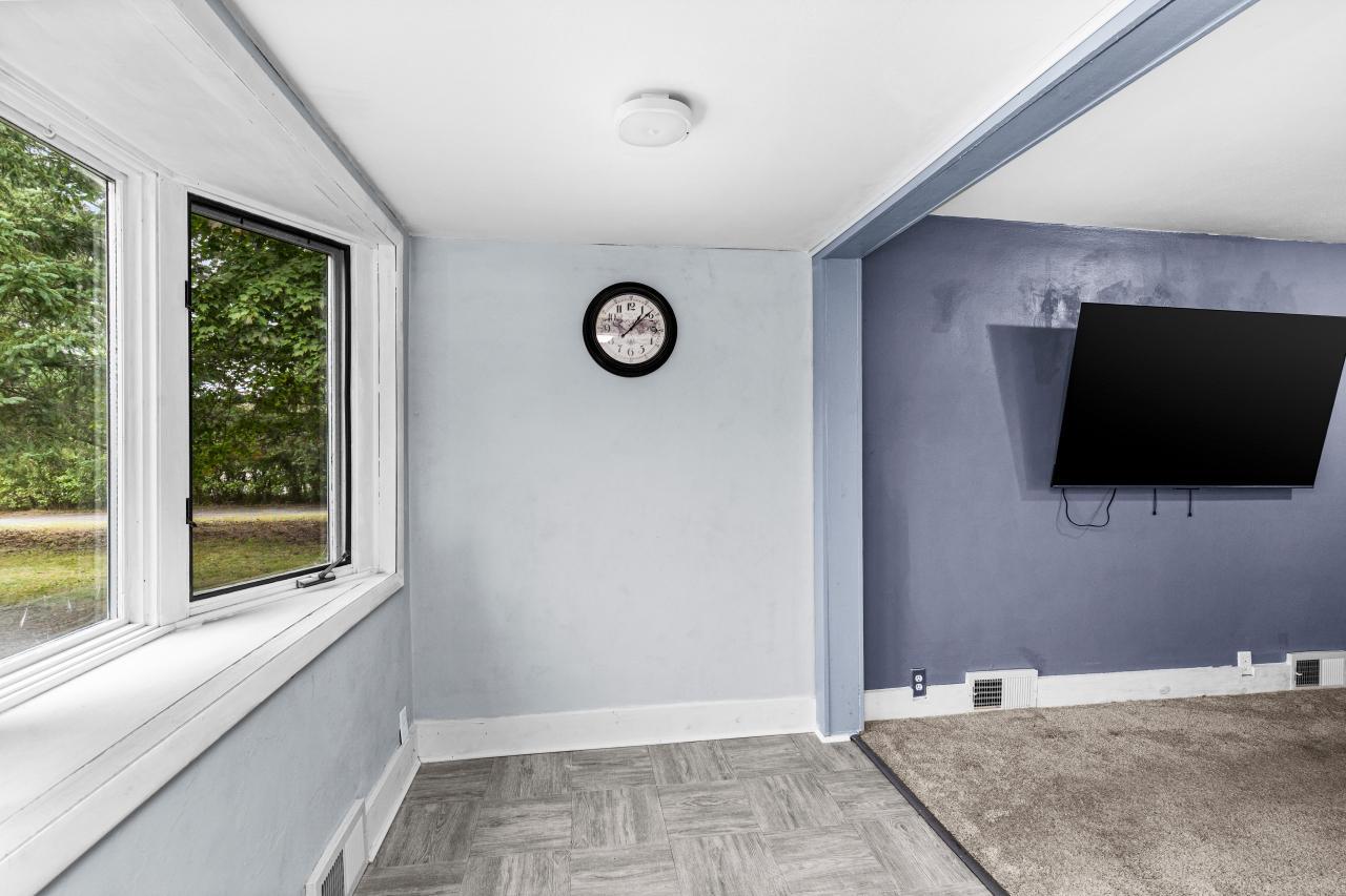 740 Larch Street Property Photo 11