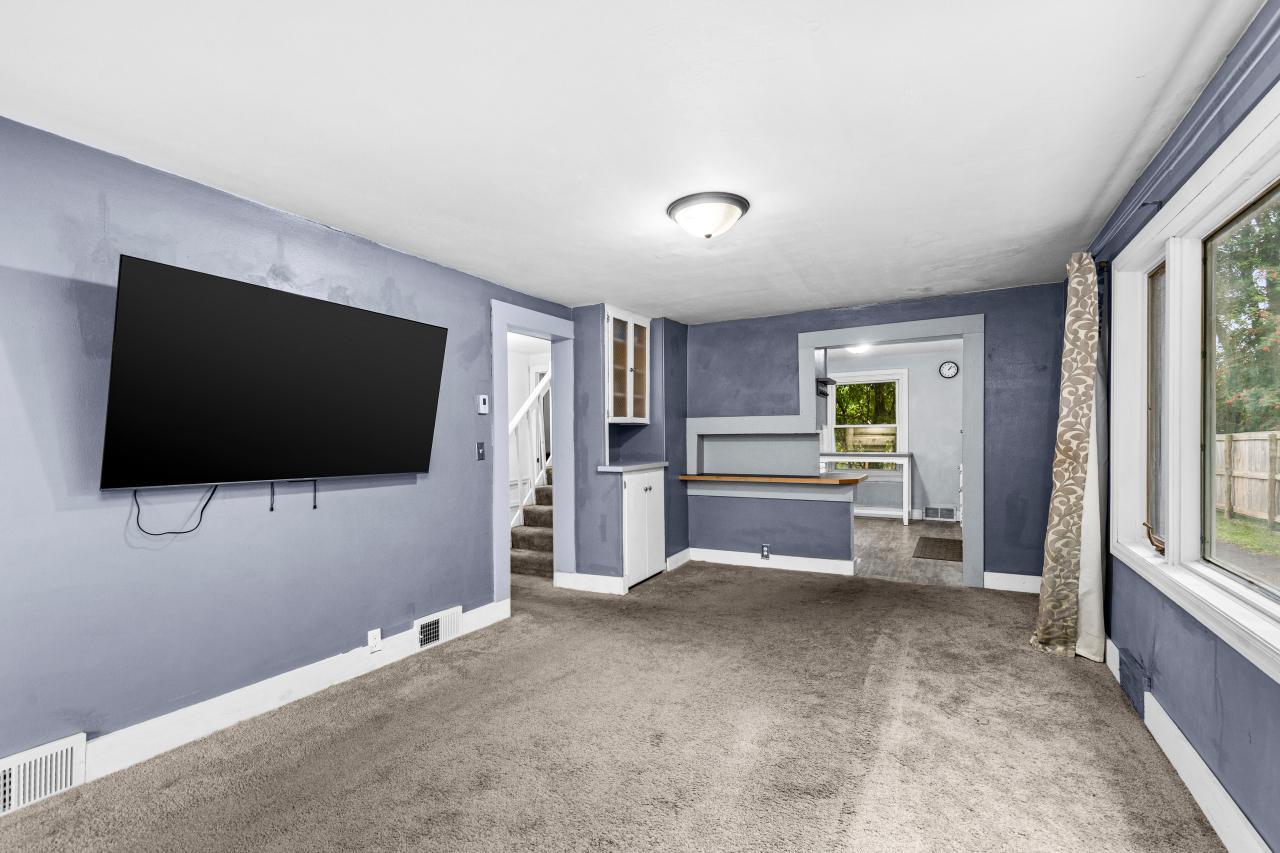 740 Larch Street Property Photo 14