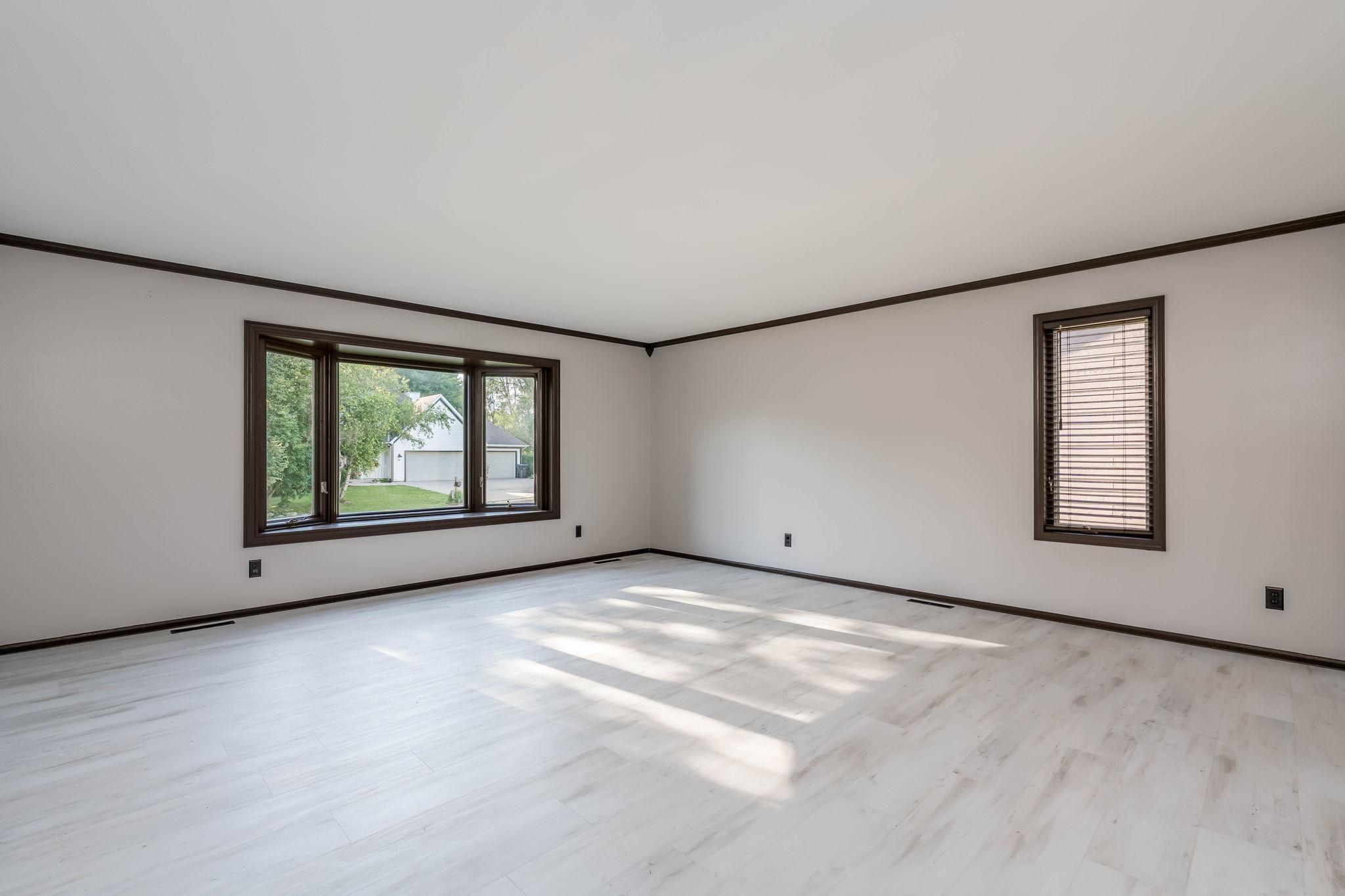116 Piccadilly Avenue Property Photo 8