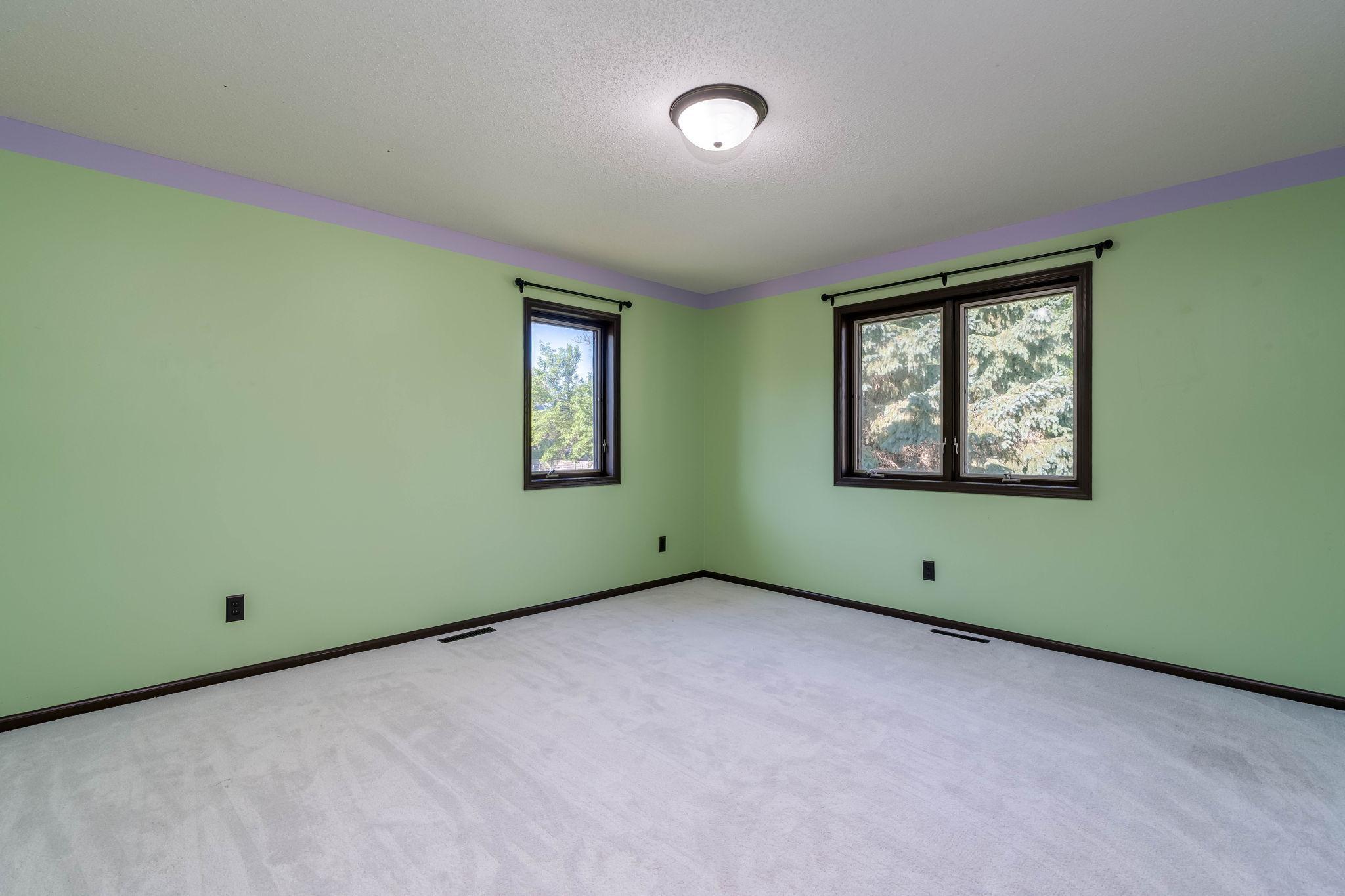 116 Piccadilly Avenue Property Photo 36