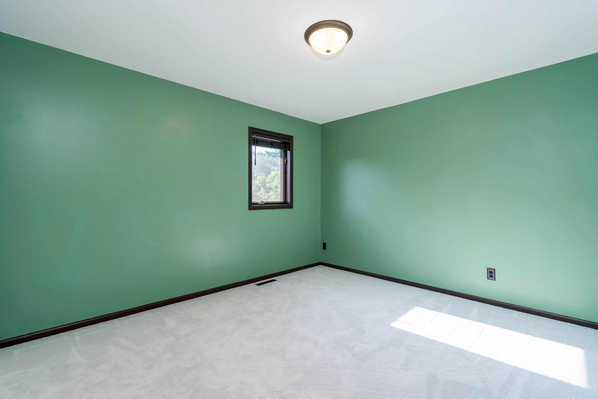 116 Piccadilly Avenue Property Photo 38