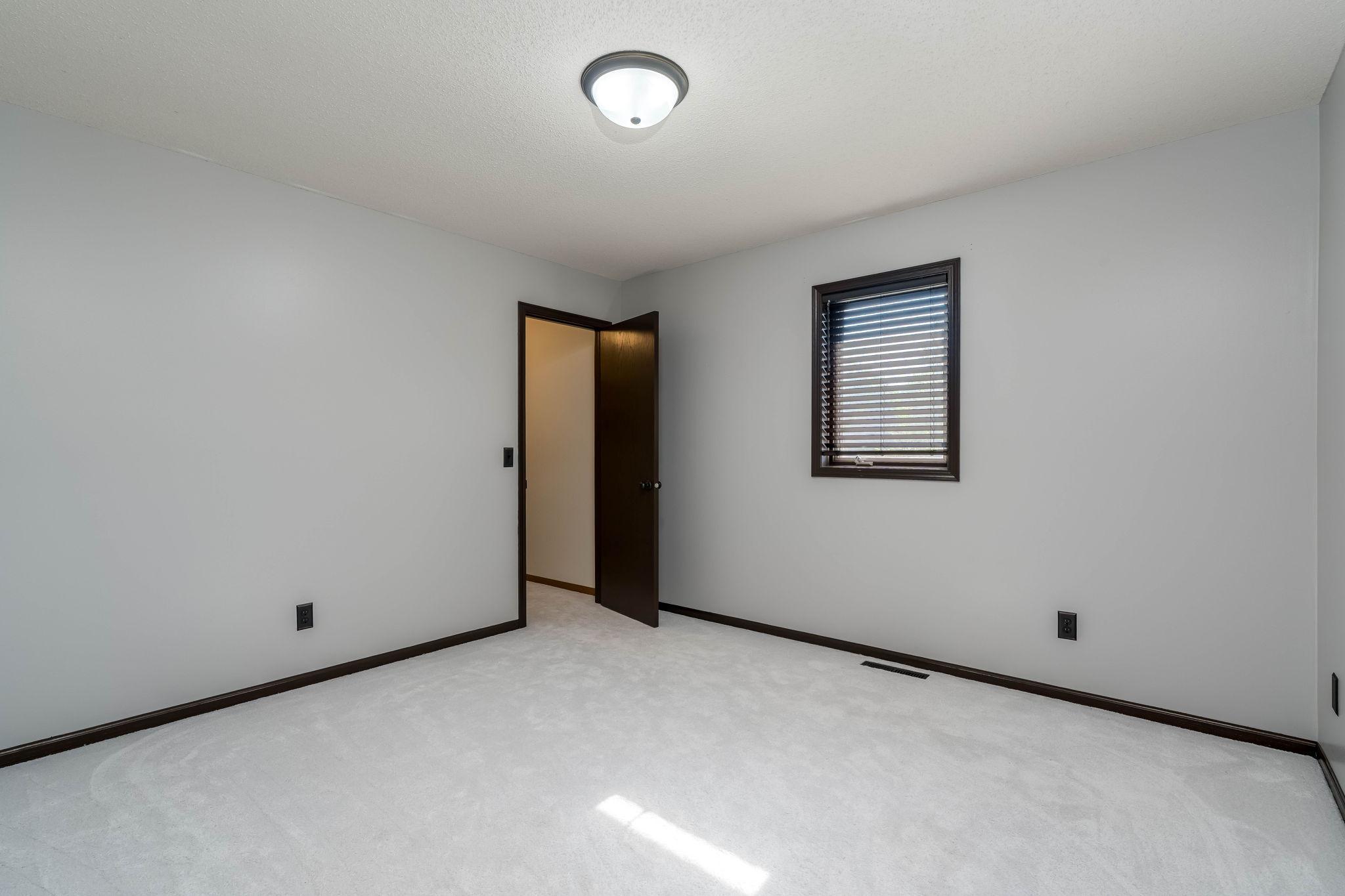 116 Piccadilly Avenue Property Photo 40
