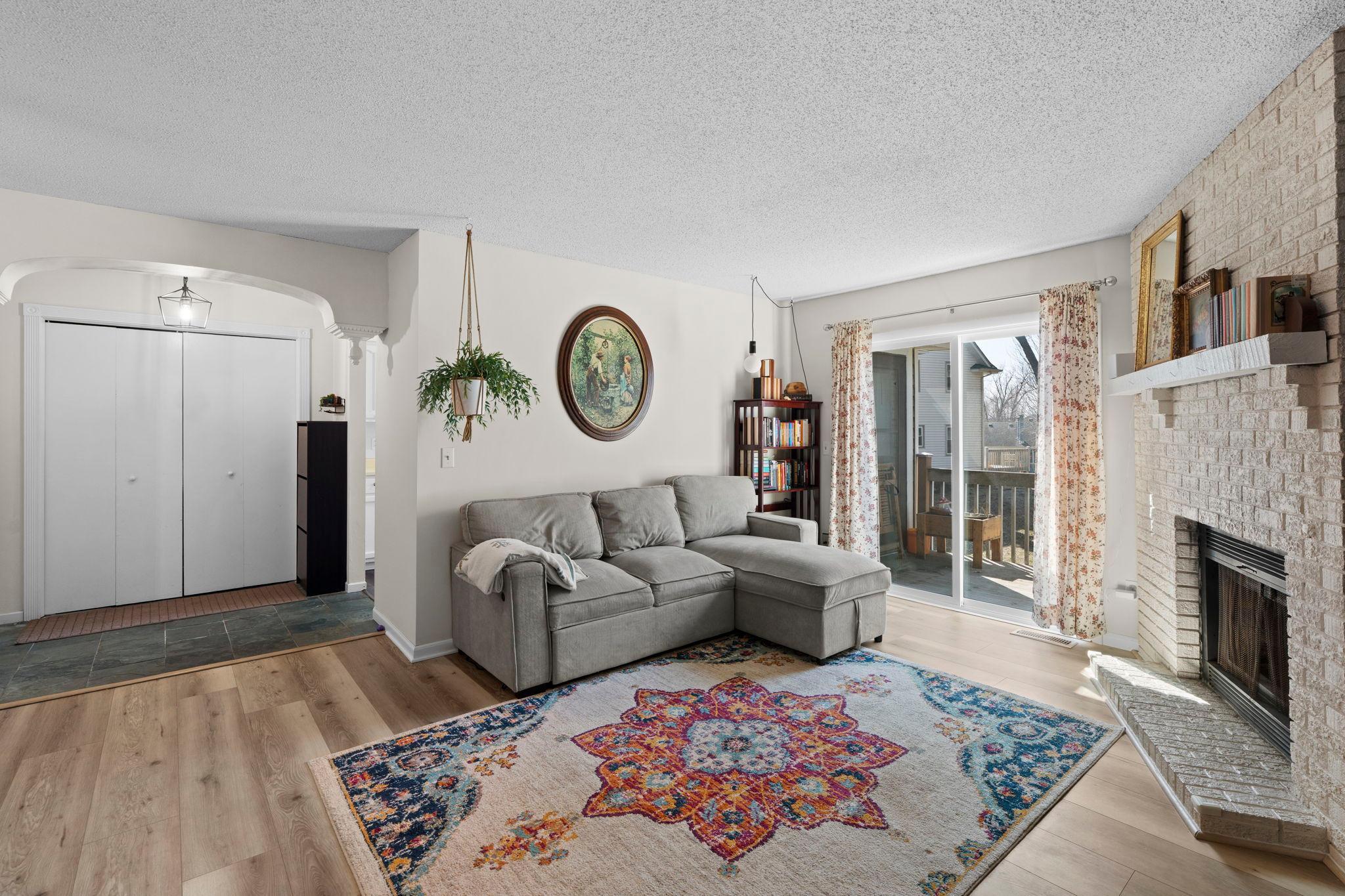3861 Gold Point B Property Photo 6