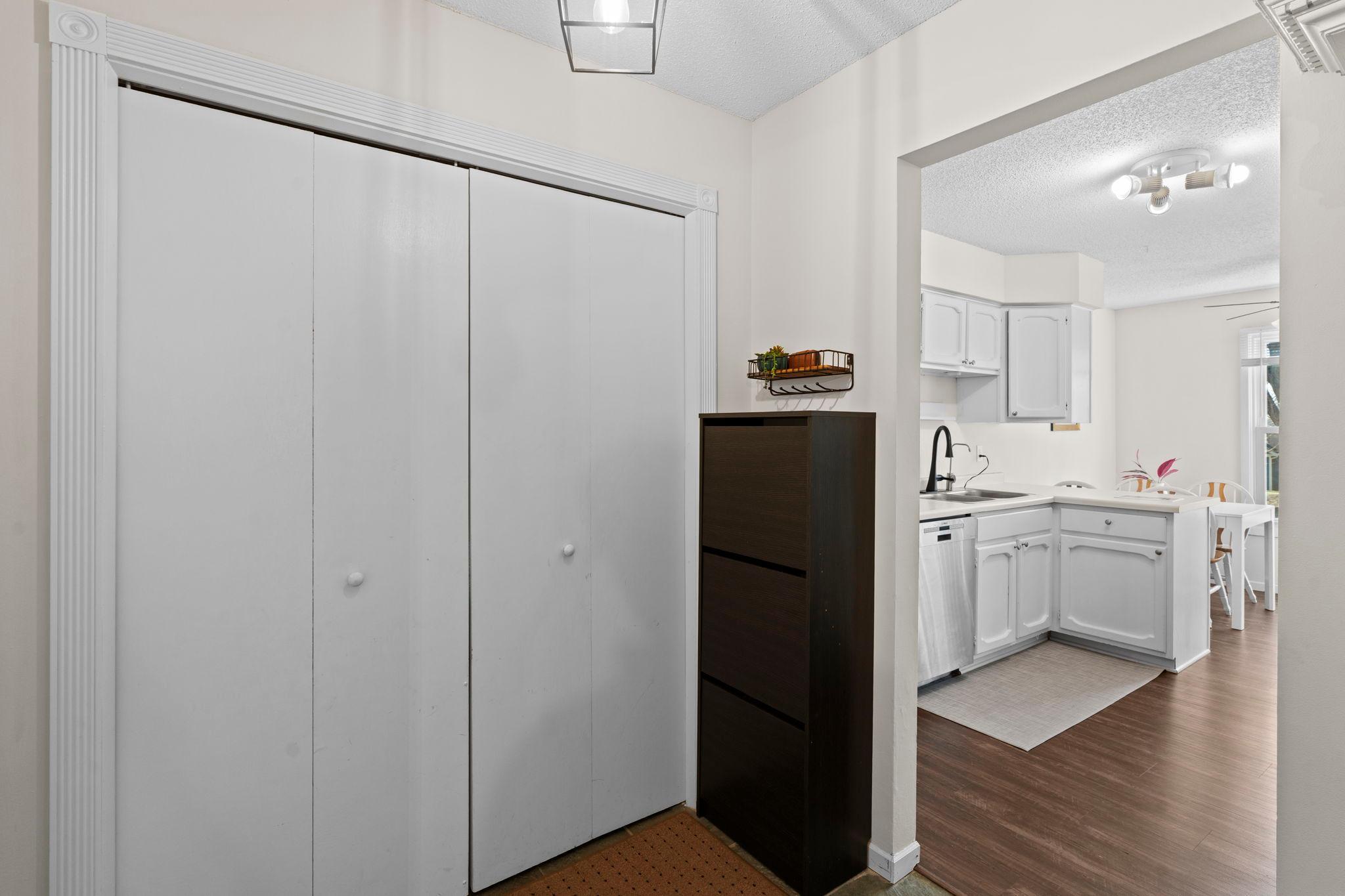 3861 Gold Point B Property Photo 14