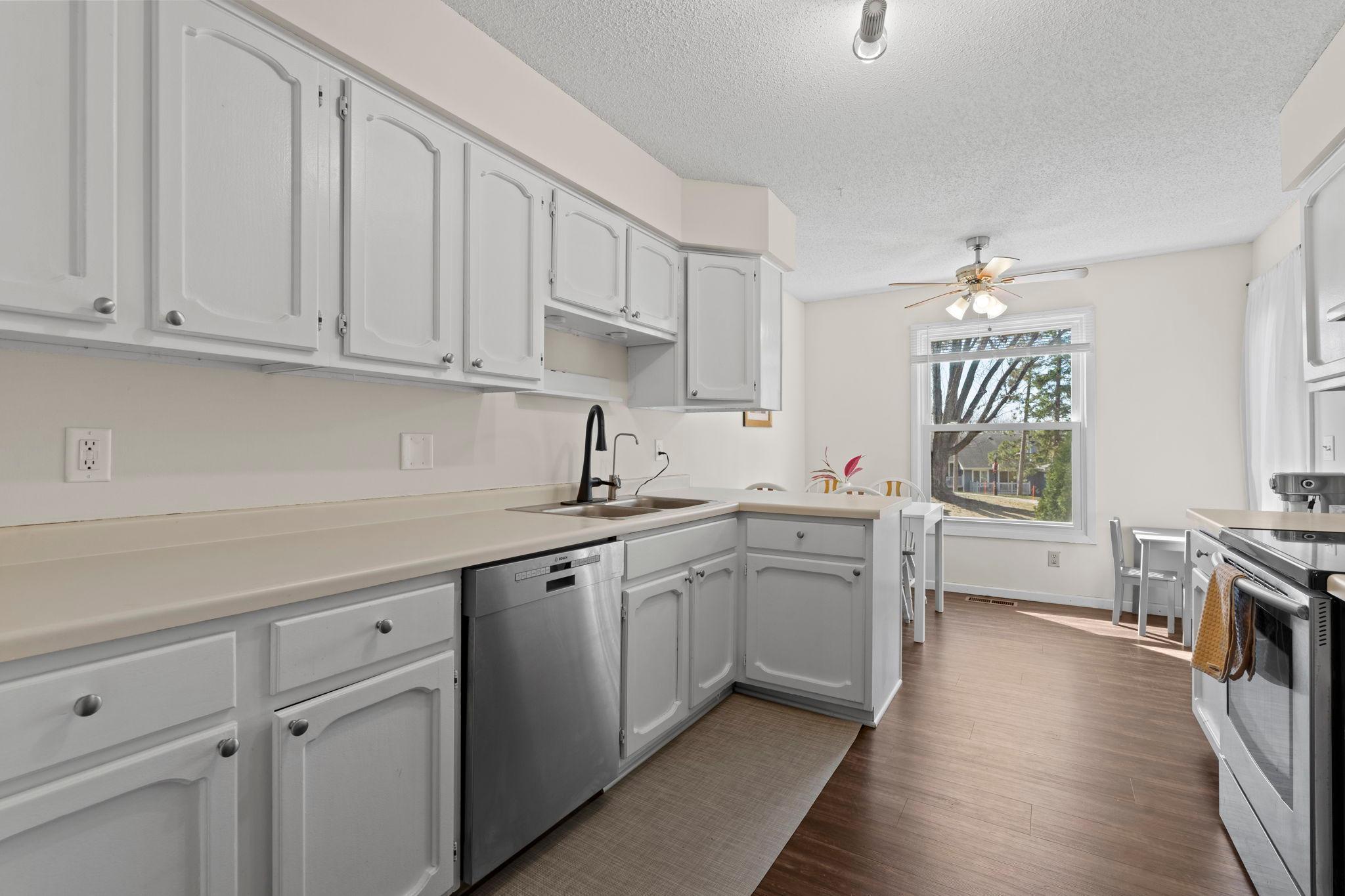 3861 Gold Point B Property Photo 16