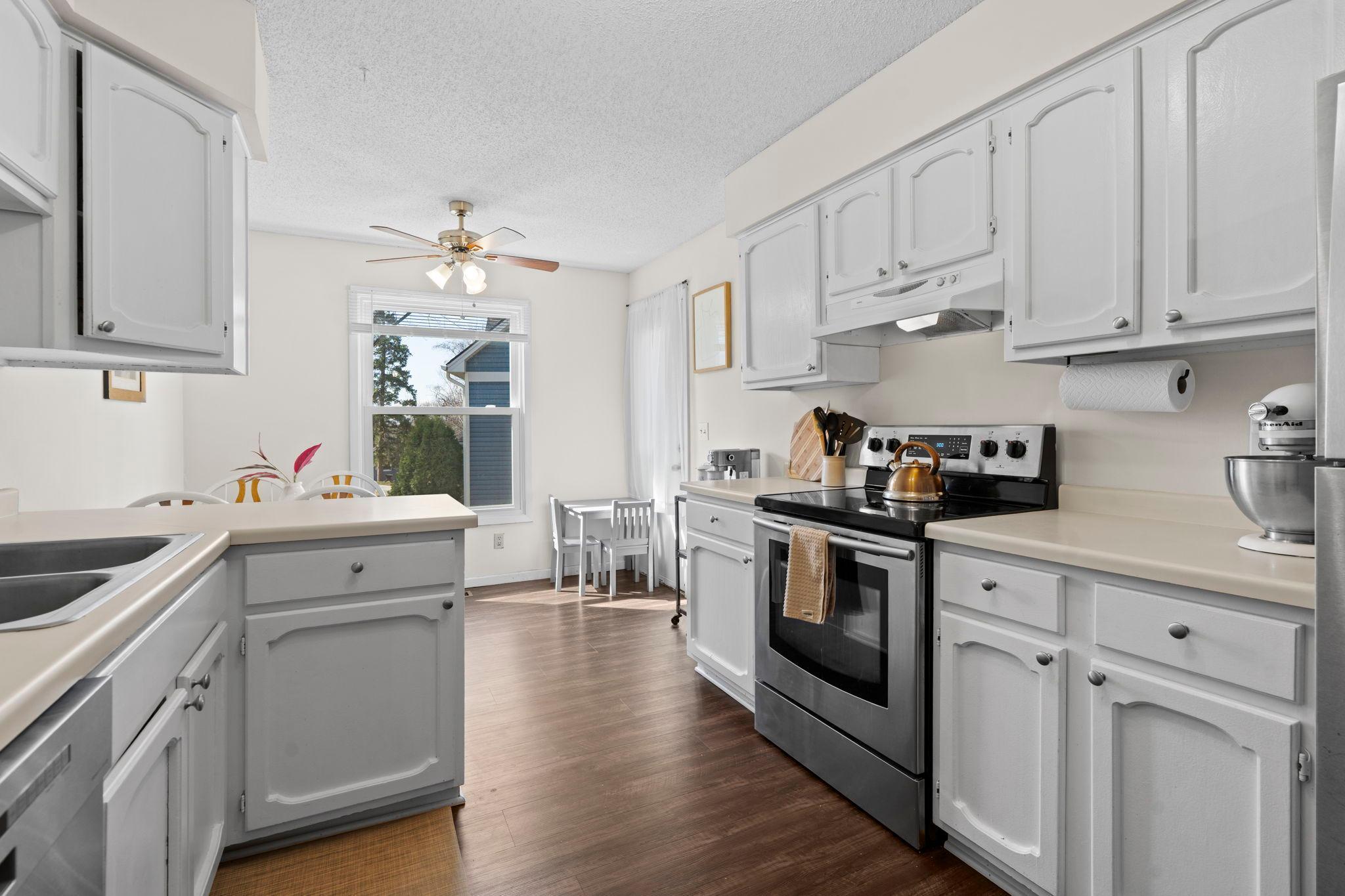 3861 Gold Point B Property Photo 17