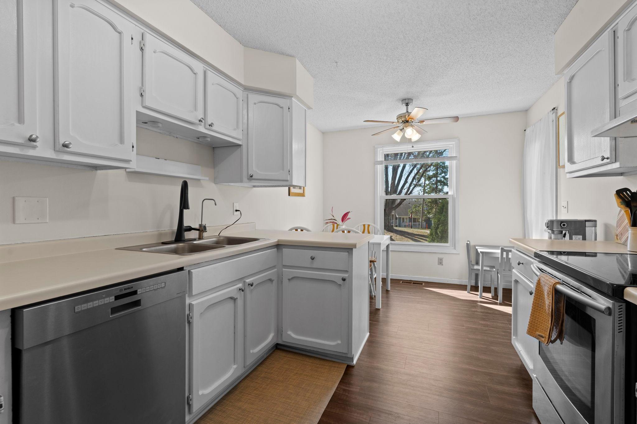 3861 Gold Point B Property Photo 18