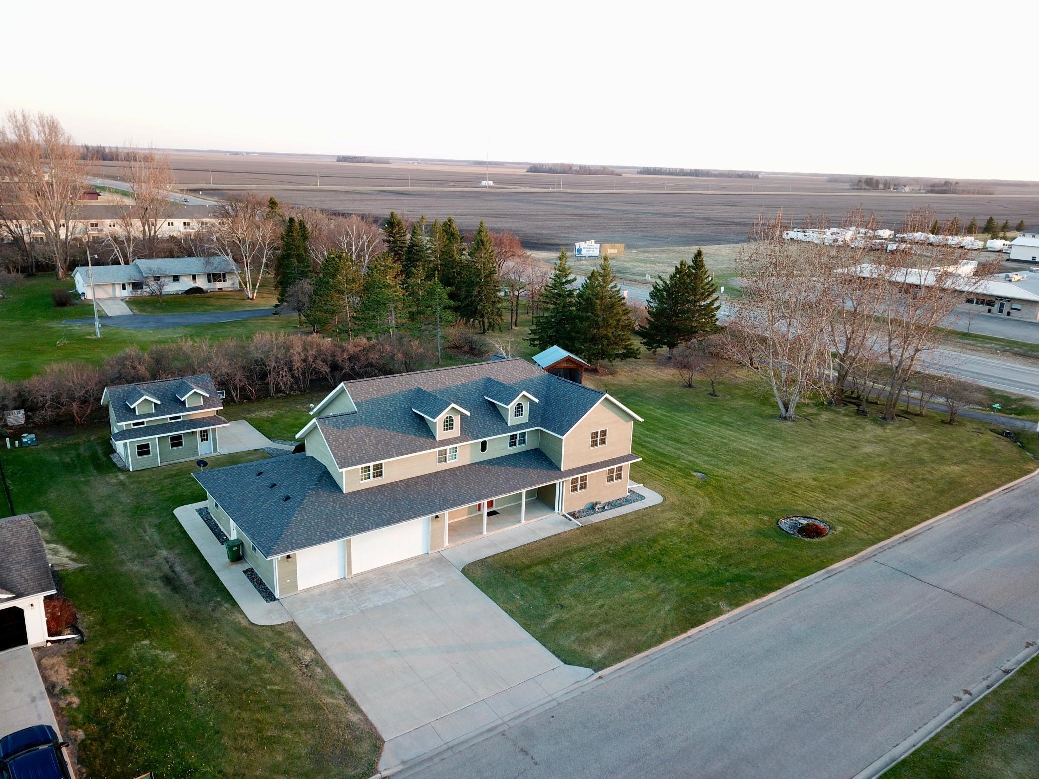 310 7th Street Sw Property Photo 2