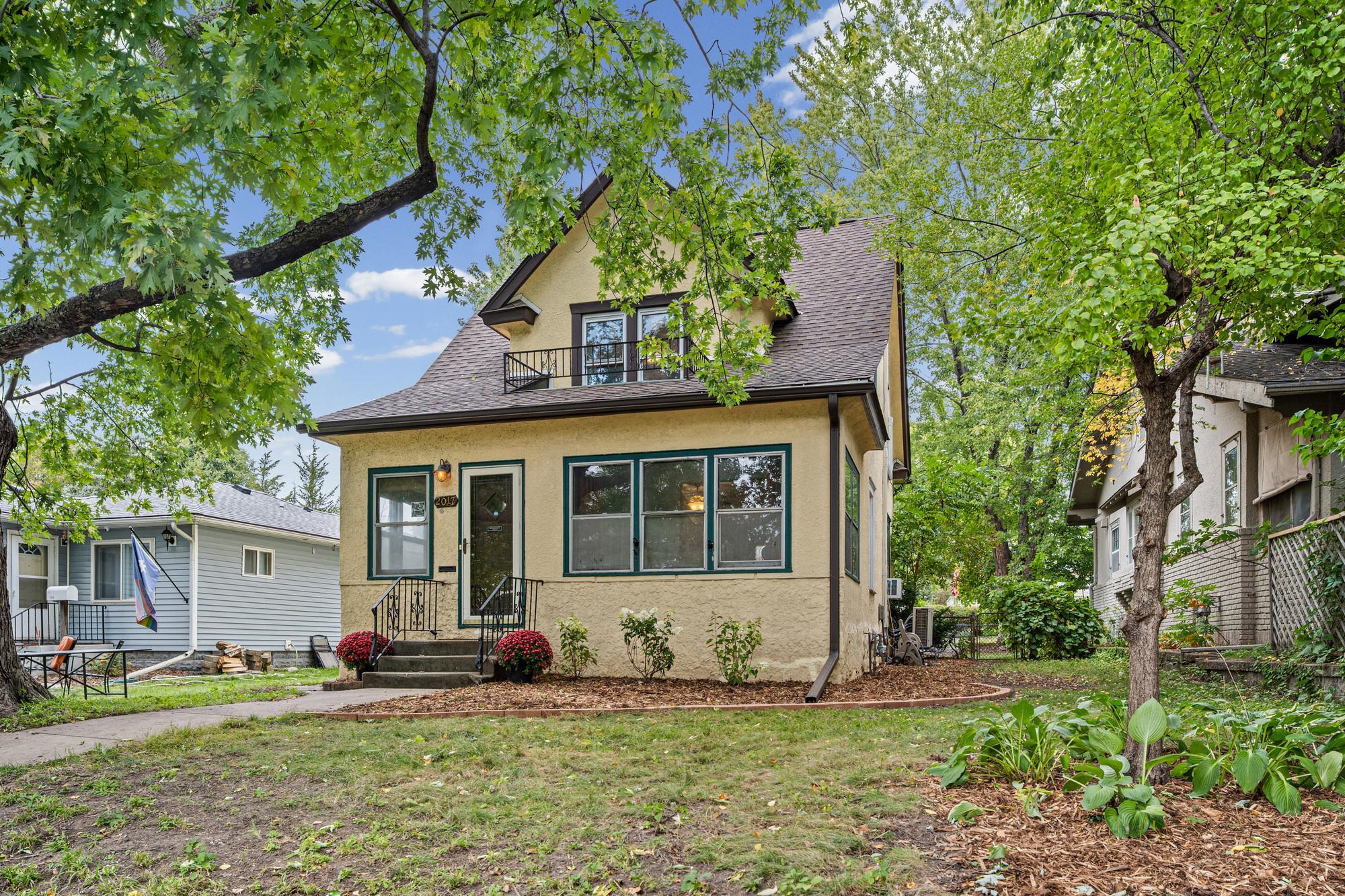2017 22nd Avenue Ne Property Photo 2