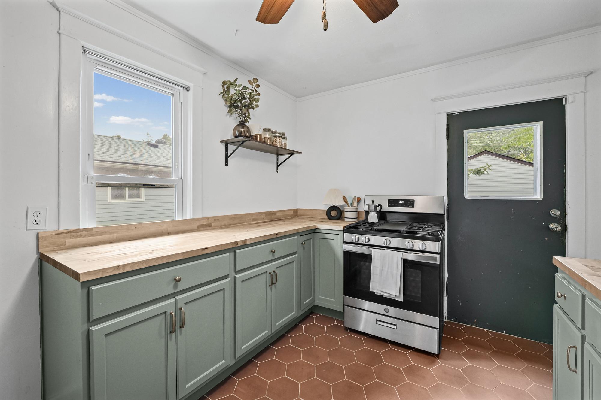 2017 22nd Avenue Ne Property Photo 24