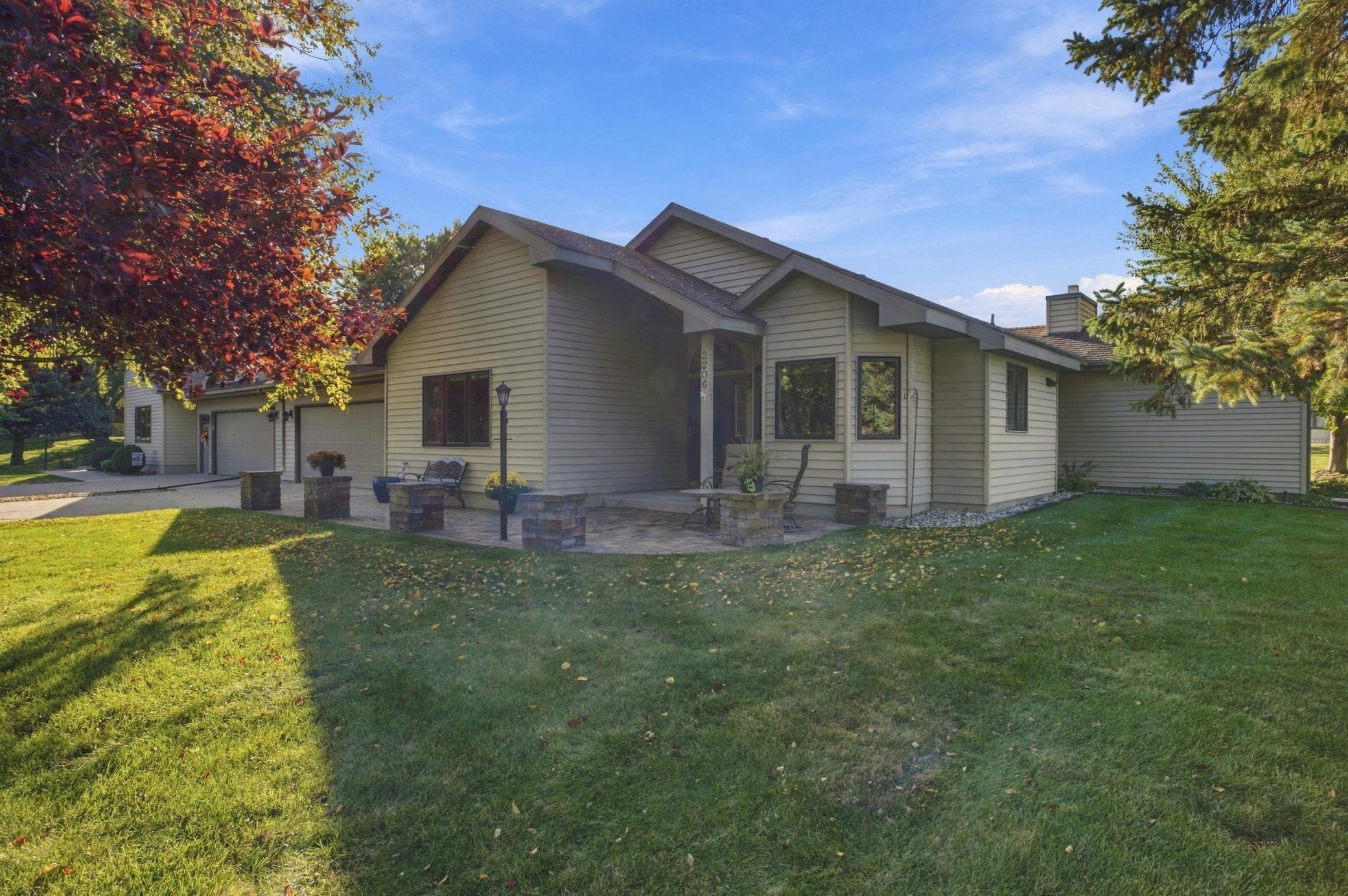 2206 Brookwood Court Property Photo 2