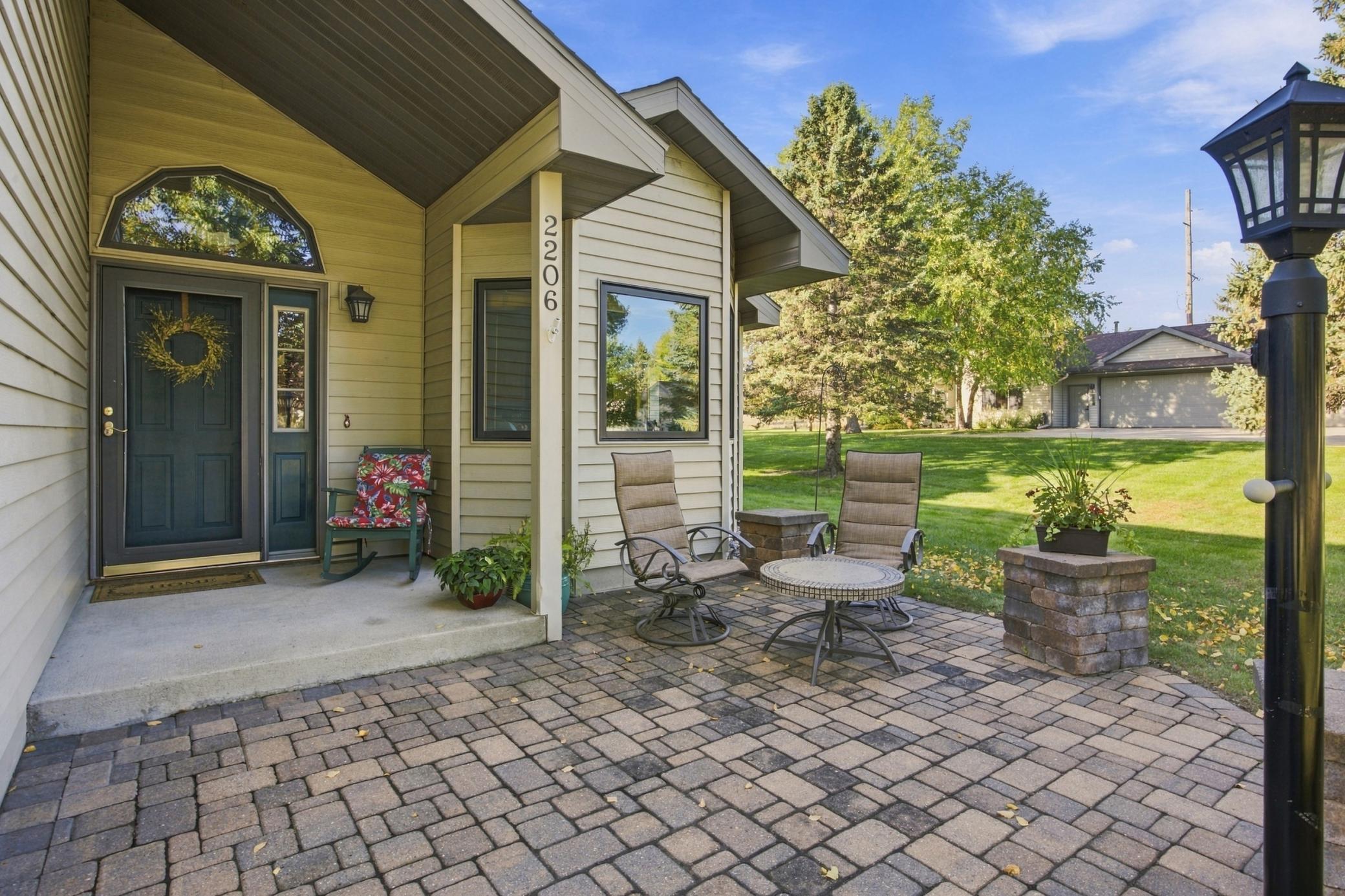 2206 Brookwood Court Property Photo 4