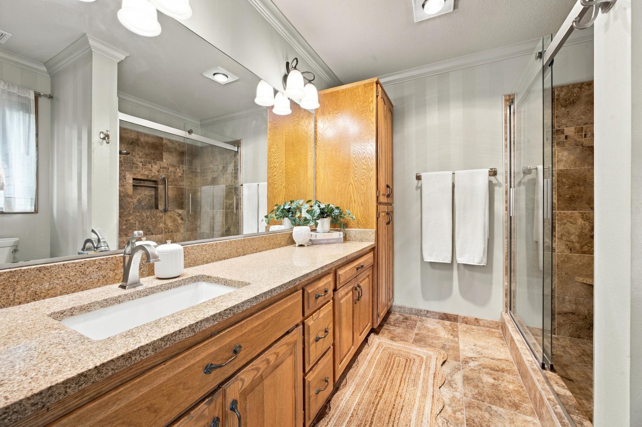 2206 Brookwood Court Property Photo 21