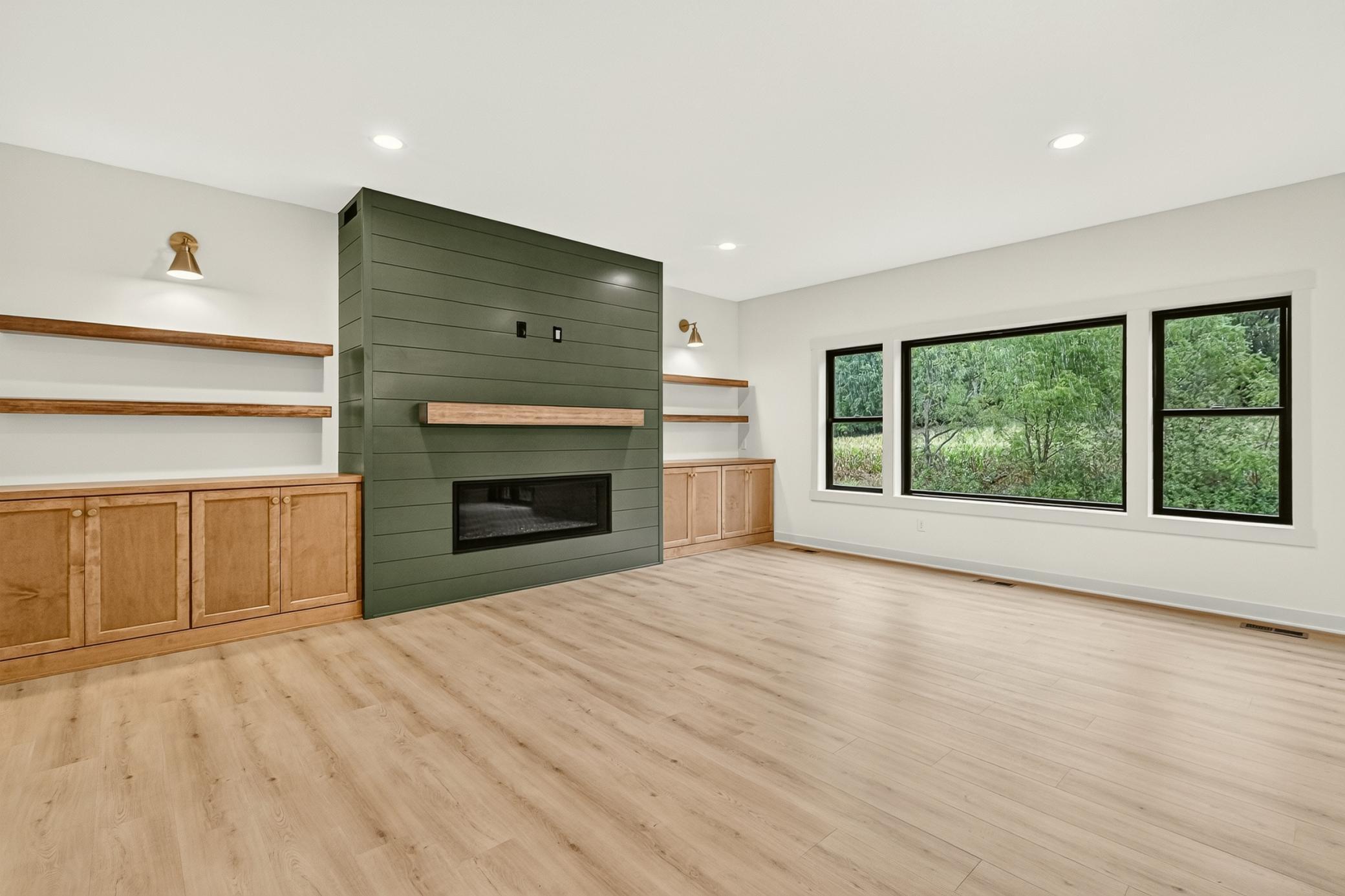 3756 Stonehedge Drive Ne Property Photo 4
