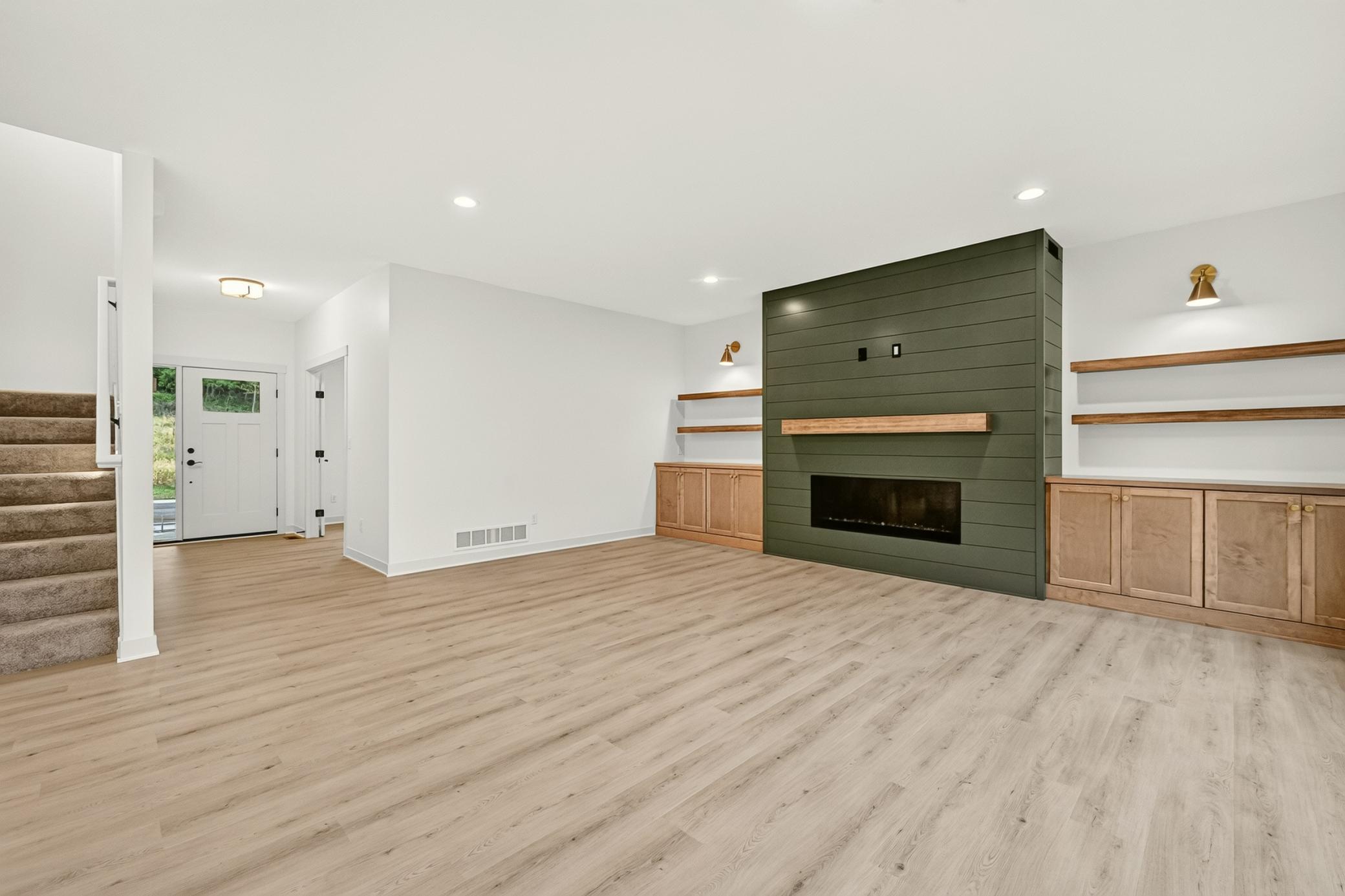 3756 Stonehedge Drive Ne Property Photo 5