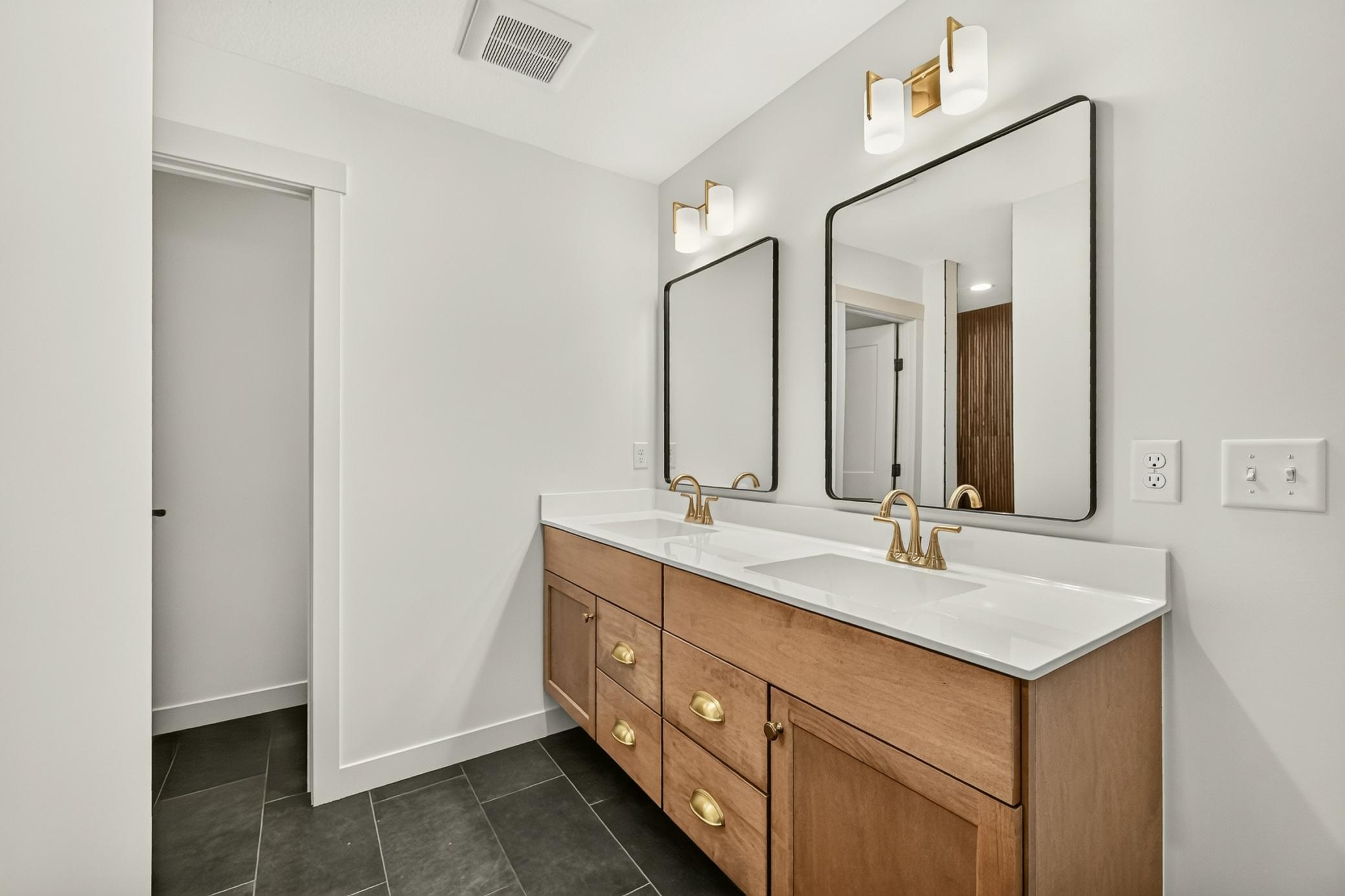 3756 Stonehedge Drive Ne Property Photo 20