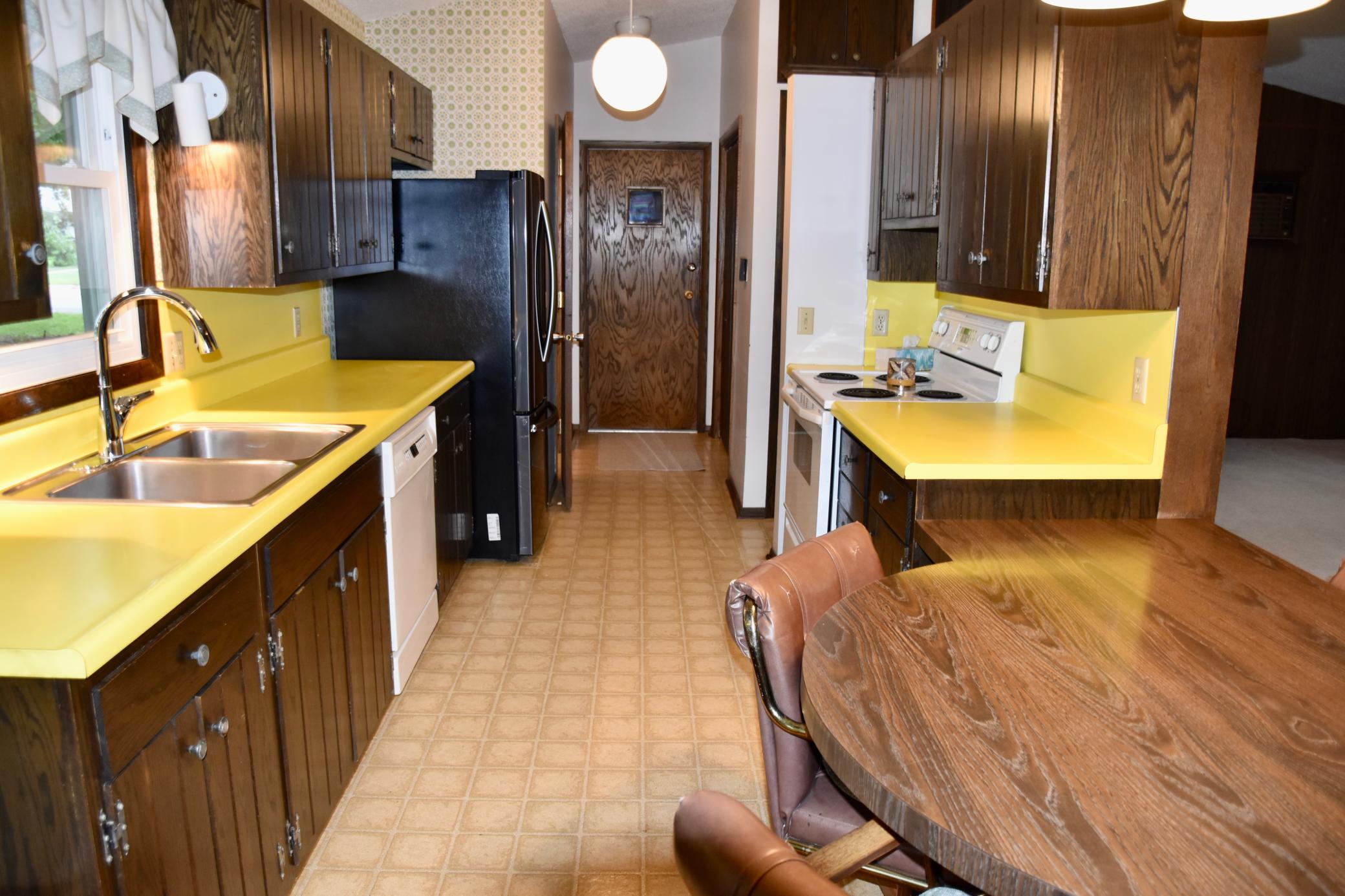 939 6th Street Property Photo 6