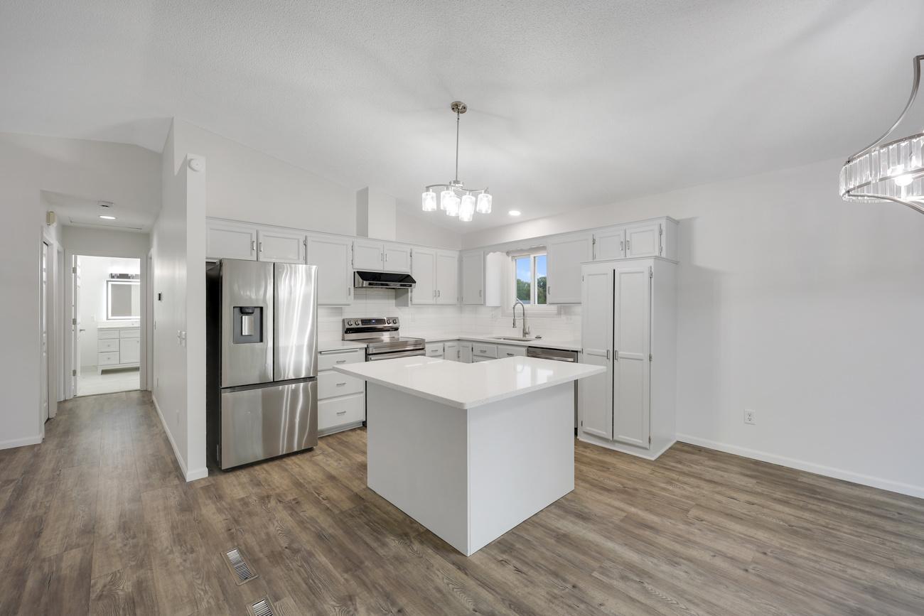 11714 Colorado Avenue N Property Photo 4