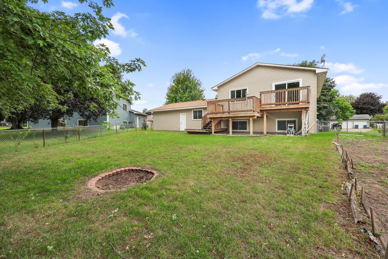 11714 Colorado Avenue N Property Photo 27