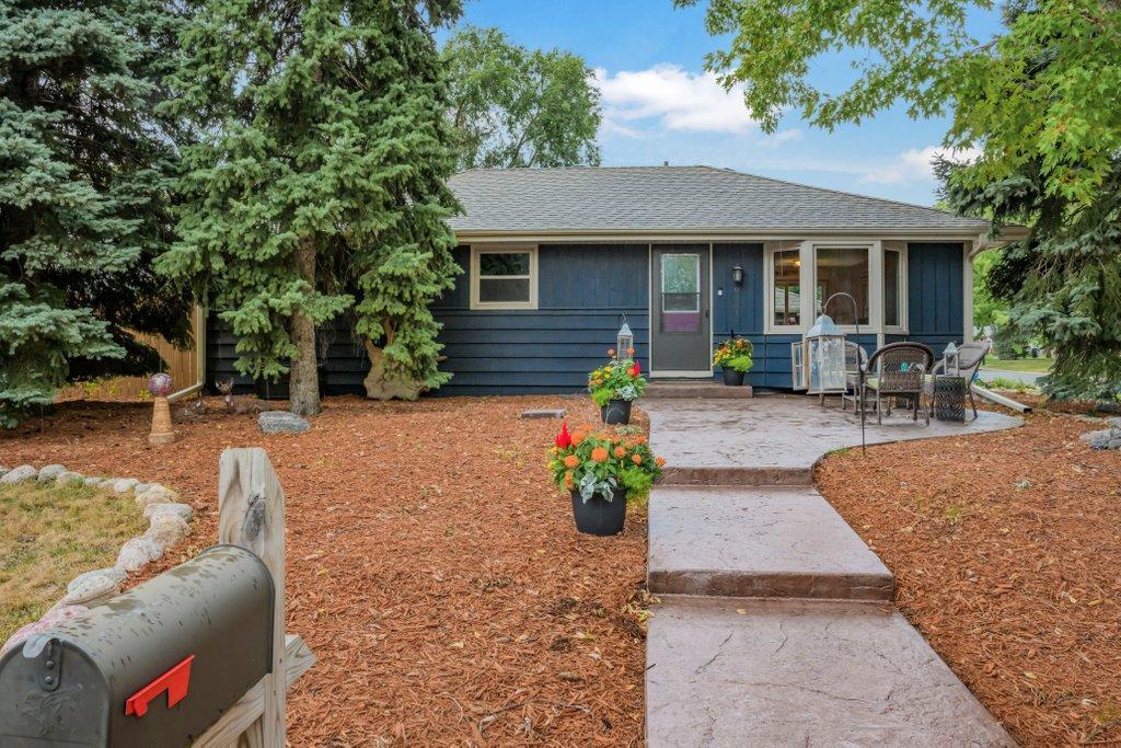 9581 Pilgrim Lane N Property Photo 1