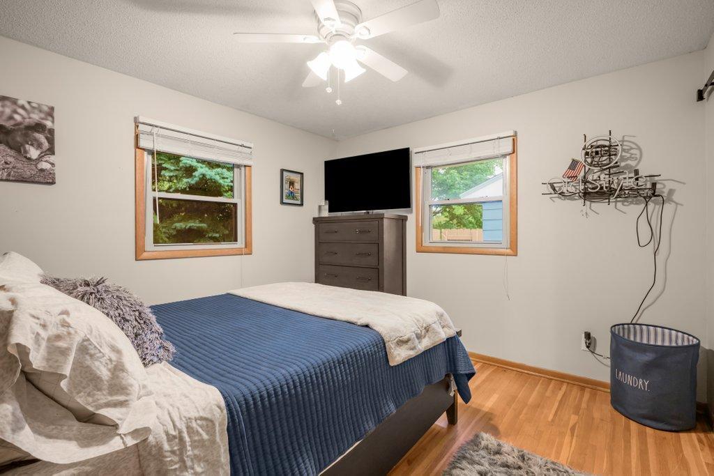 9581 Pilgrim Lane N Property Photo 8