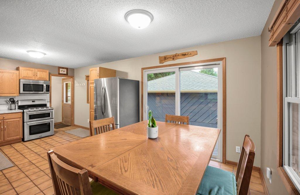 9581 Pilgrim Lane N Property Photo 9