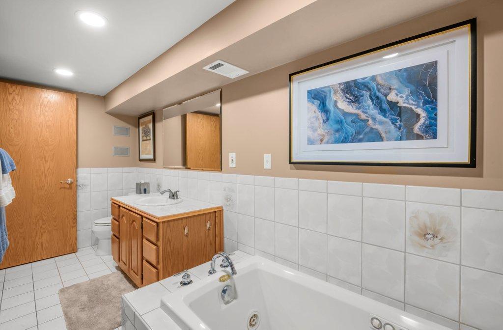 9581 Pilgrim Lane N Property Photo 16